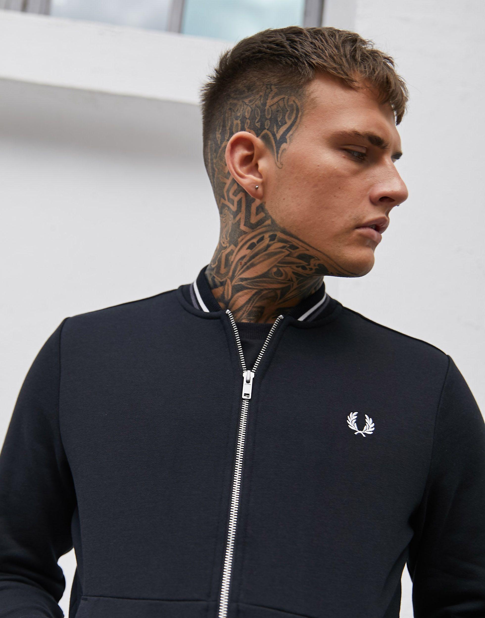 Fred Perry sudadera negra cinta mangas