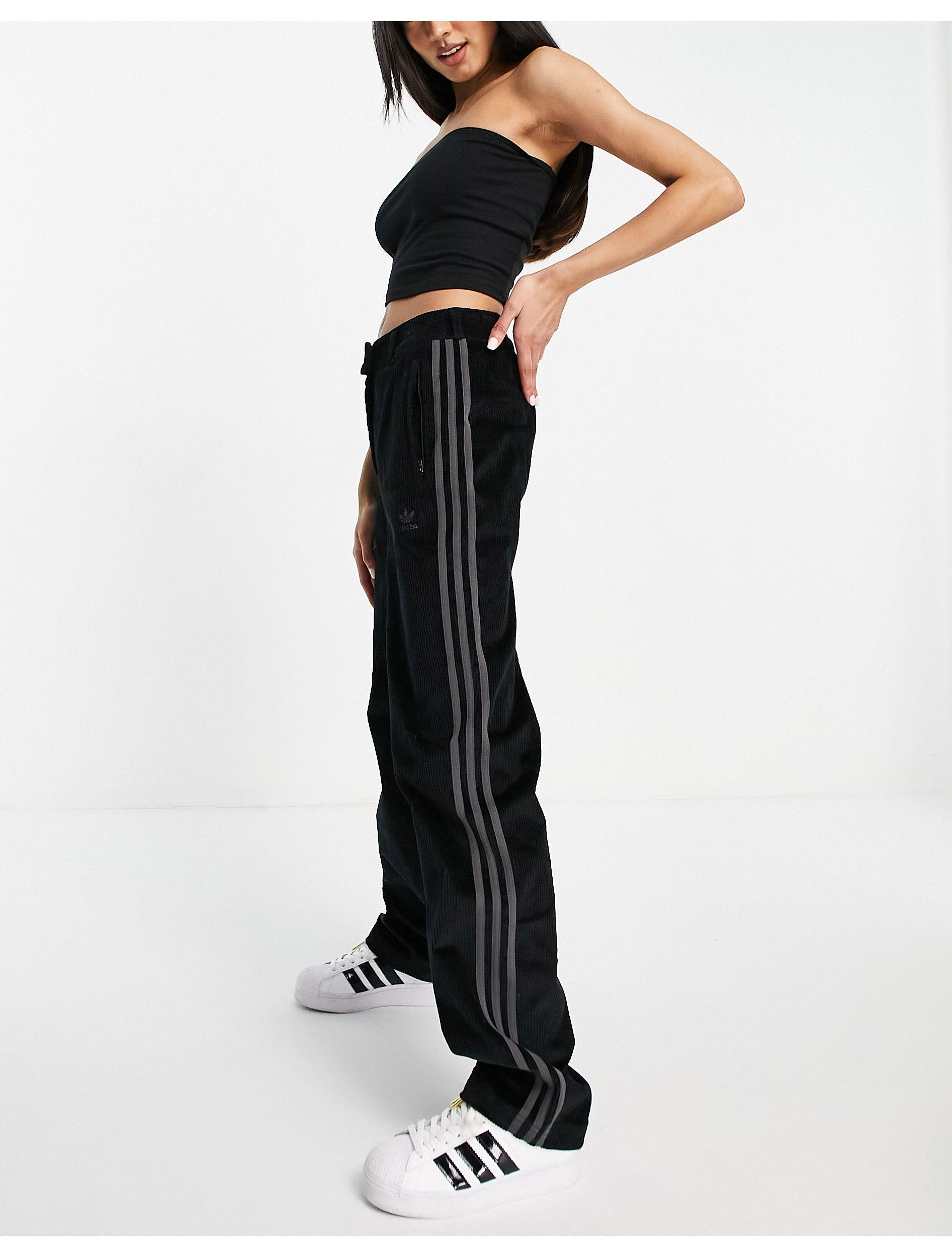 adidas Originals – comfy cords – schlaghose aus cord mit hohem bund in  Schwarz | Lyst DE