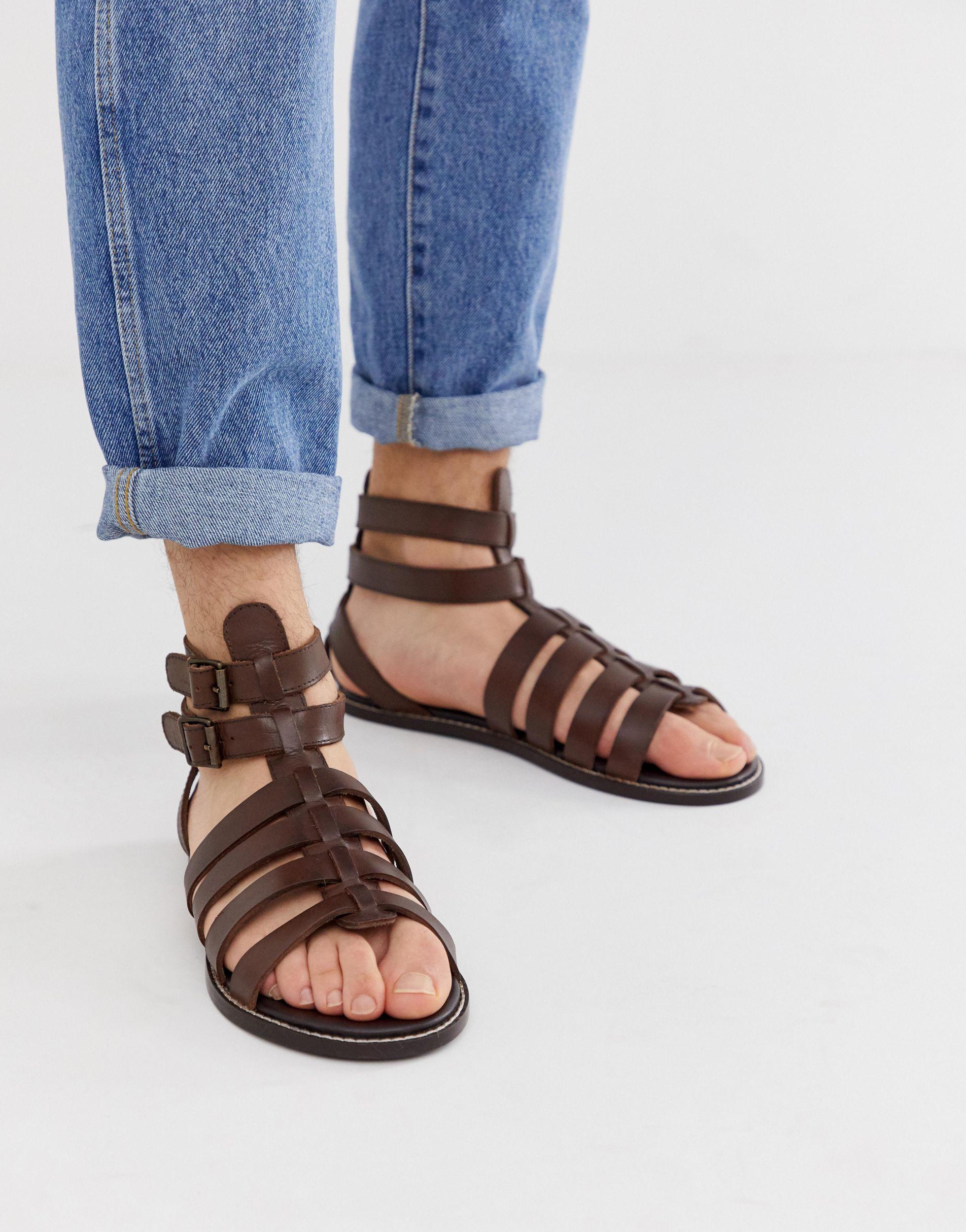 spartiates en cuir