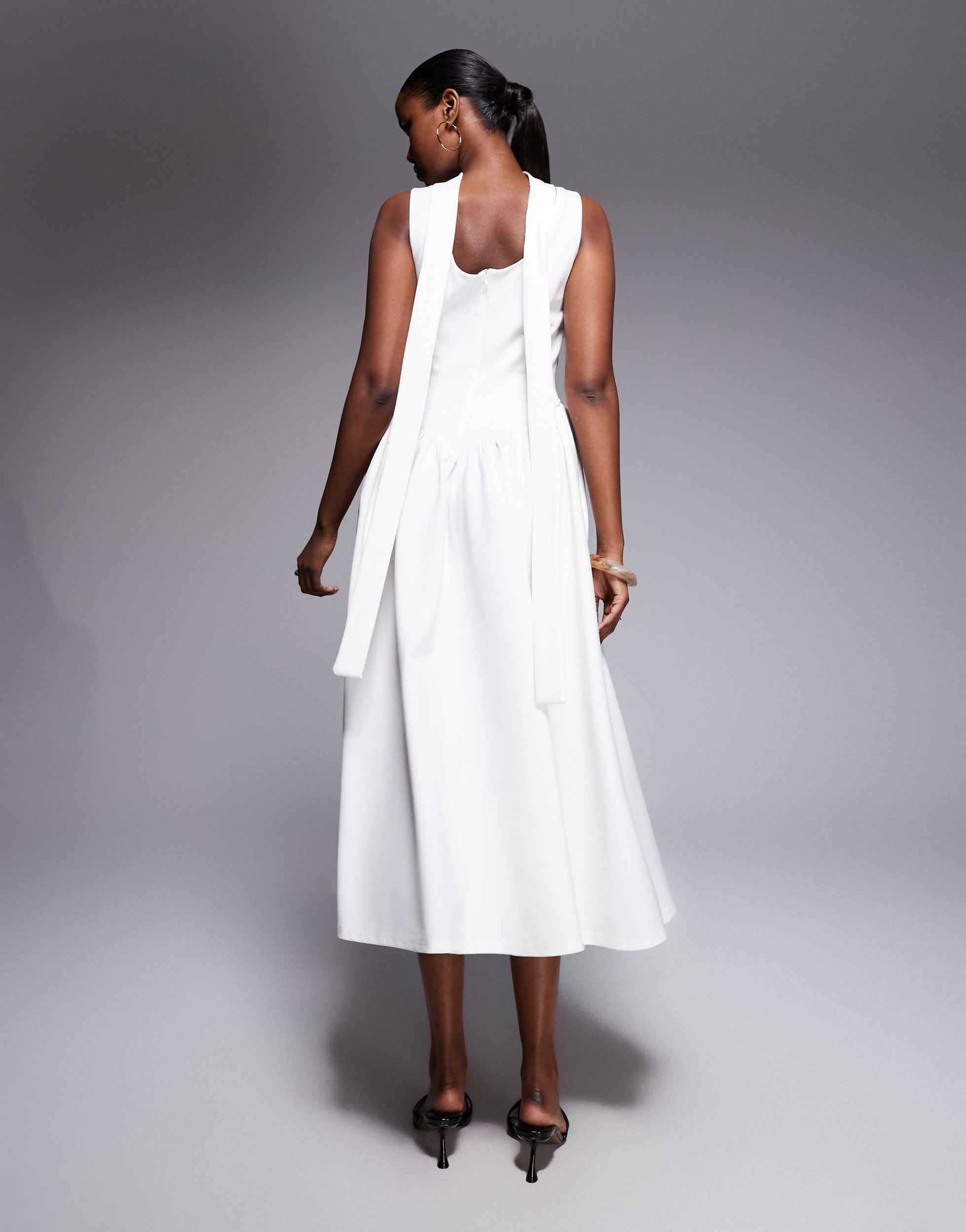 Kaiia Exclusive Scoop Neck Scarf Detail Dropped Basque Waist Maxi Dress in  Grey | Lyst Canada