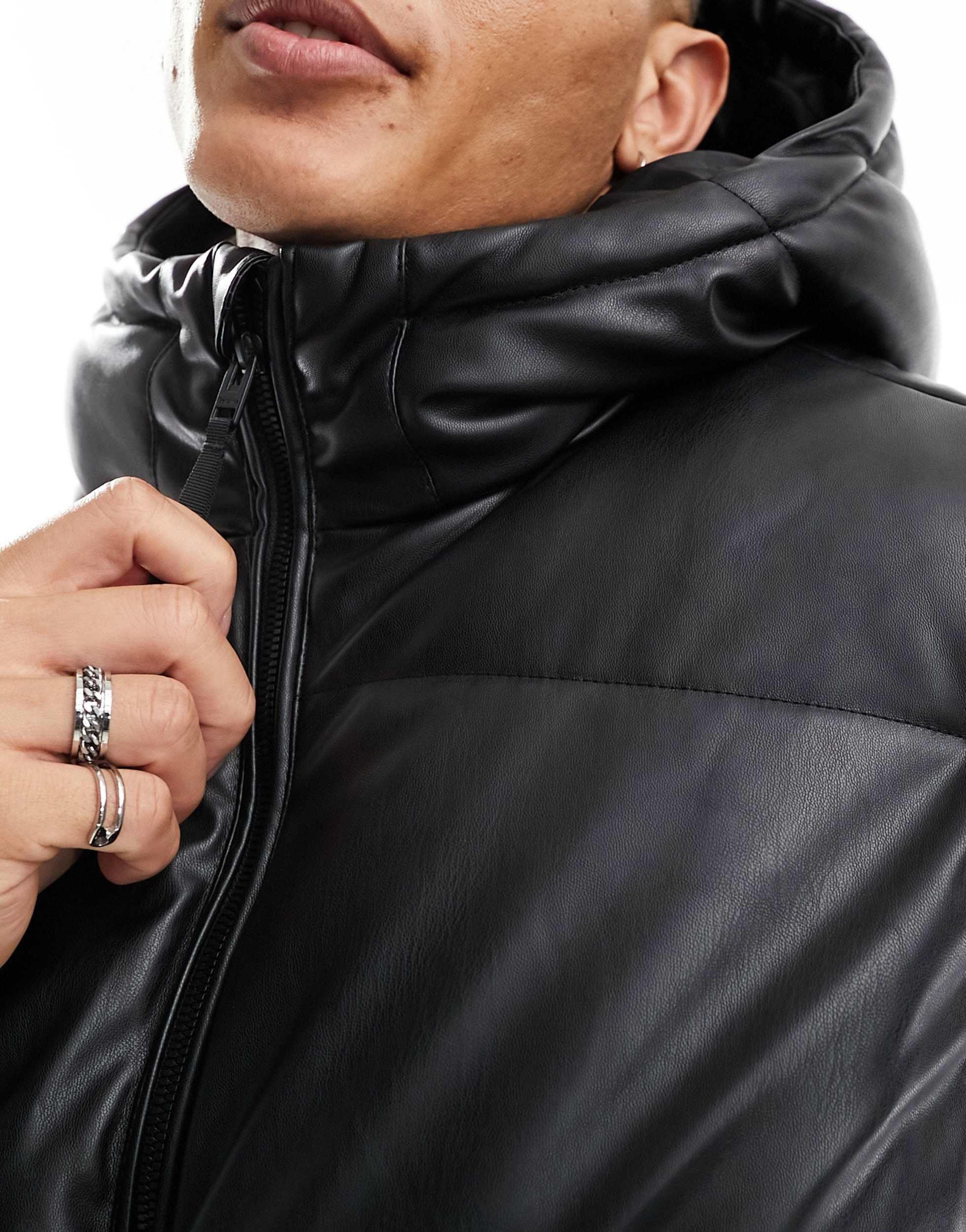 Veste sans manches en imitation cuir Bershka pour homme en coloris Noir Lyst