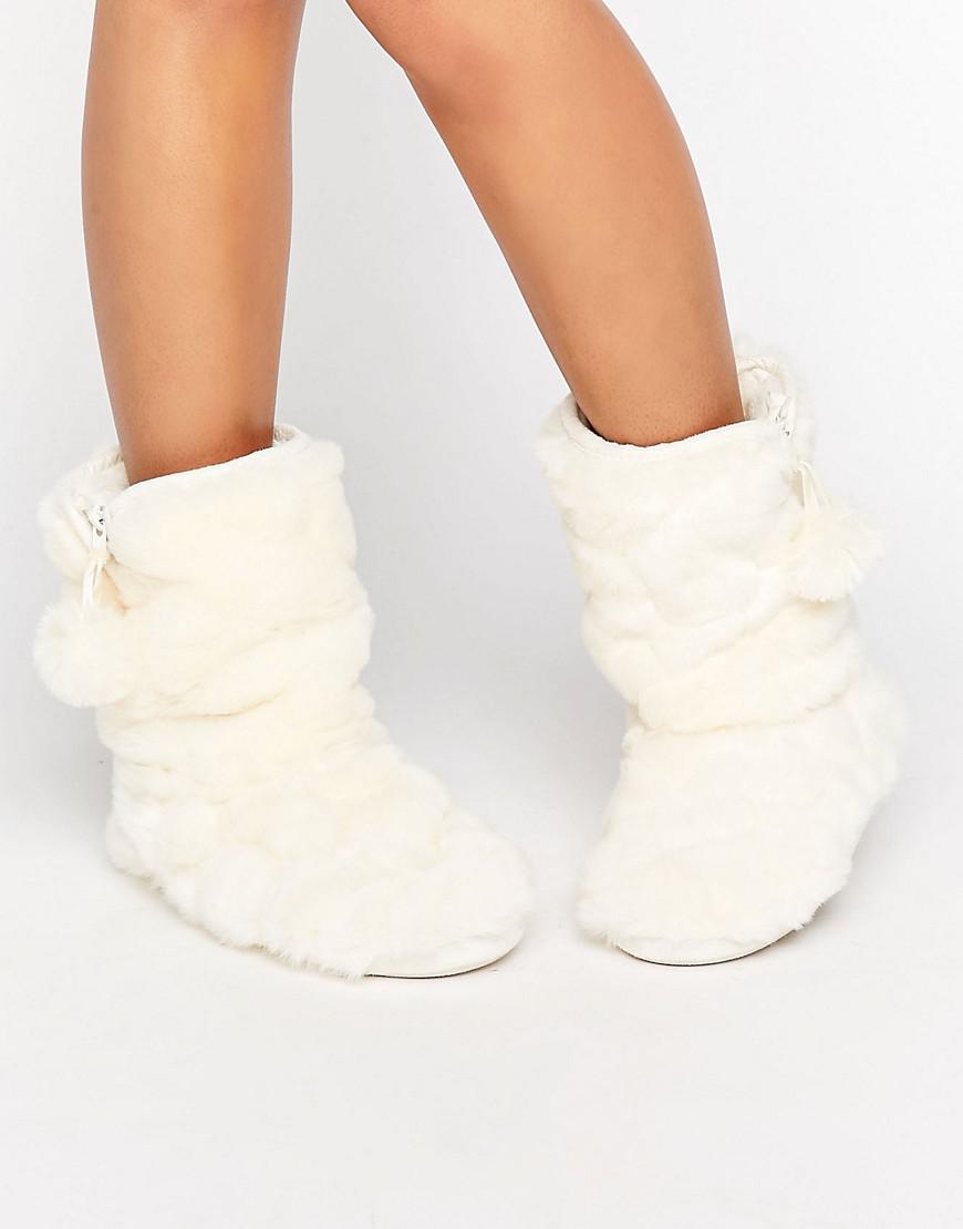 Oasis Fluffy Slipper Boots in Cream 