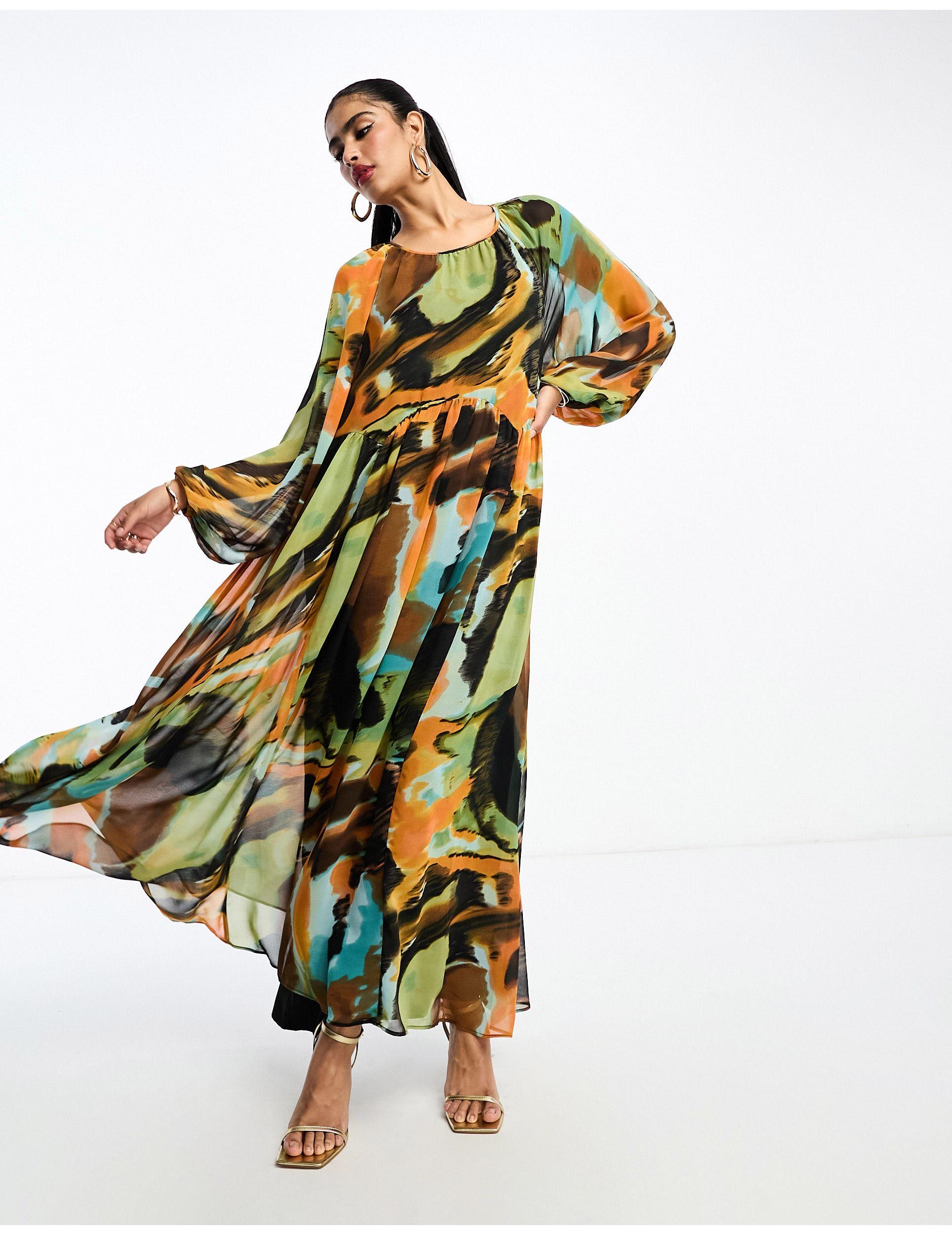 Robe babydoll longue en mousseline avec taille festonnée - imprimé abstrait  ASOS en coloris Métallisé | Lyst