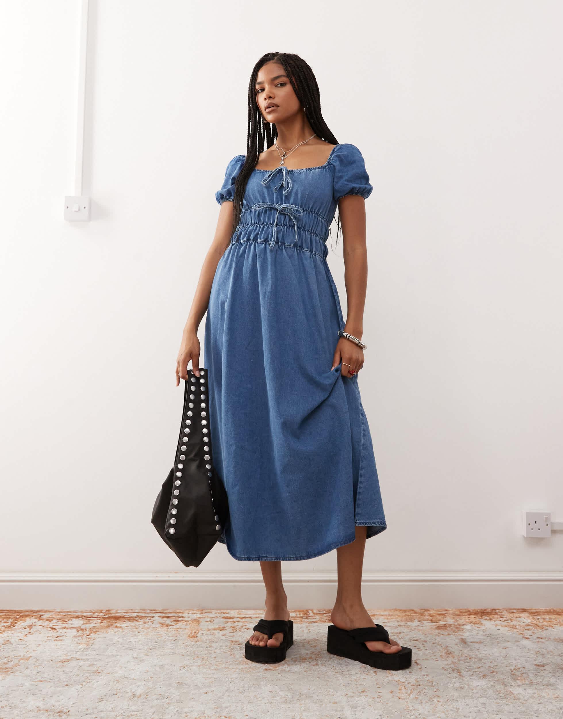 Reclaimed Vintage Chambray Denim Midi Dress With Shirring Details in Blue |  Lyst