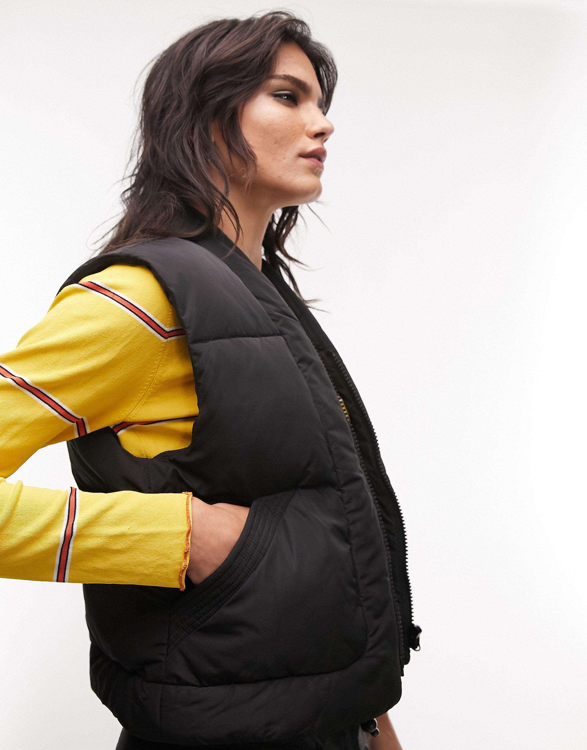 Super Crop Puffer Vest in Black Lyst