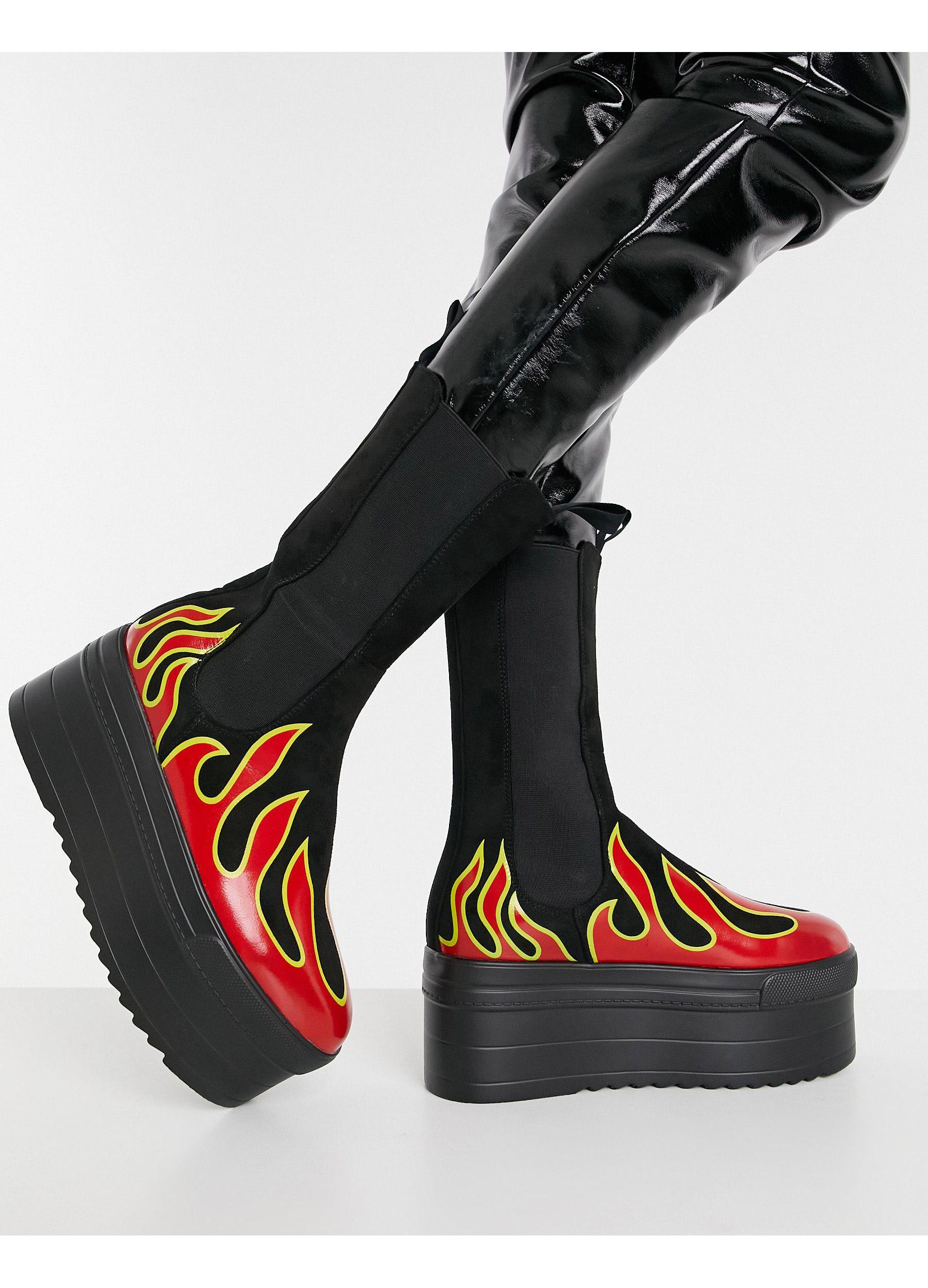 LAMODA Flame Print Chunky Boots in Black | Lyst