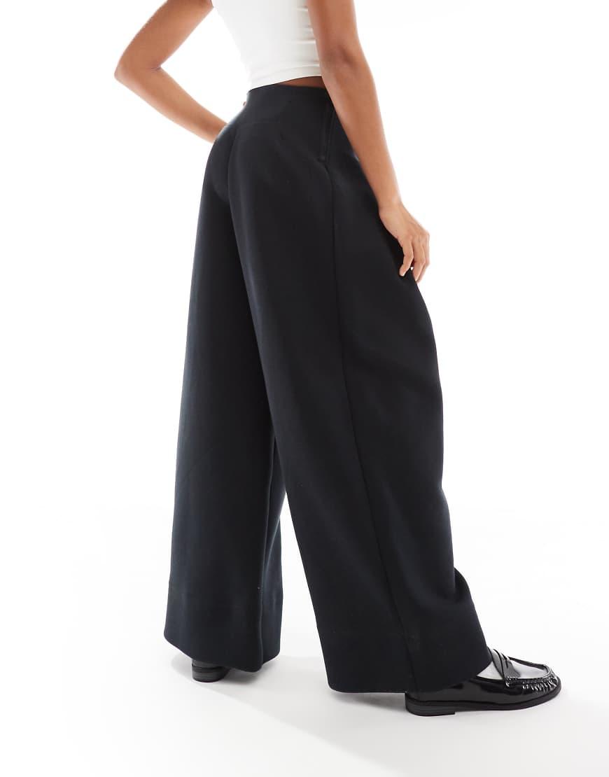 Nike Tech Fleece High Waisted Pleated joggers in Black Lyst UK