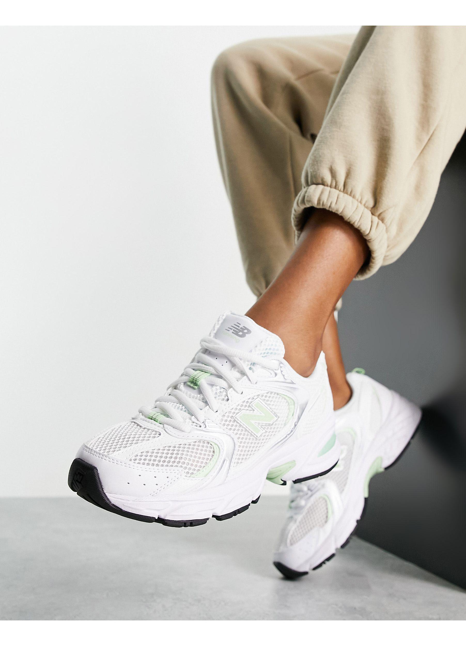 ニューバランス New Balance 530 White-Green New Balance 530 sneakers in white with green detail | ASOS