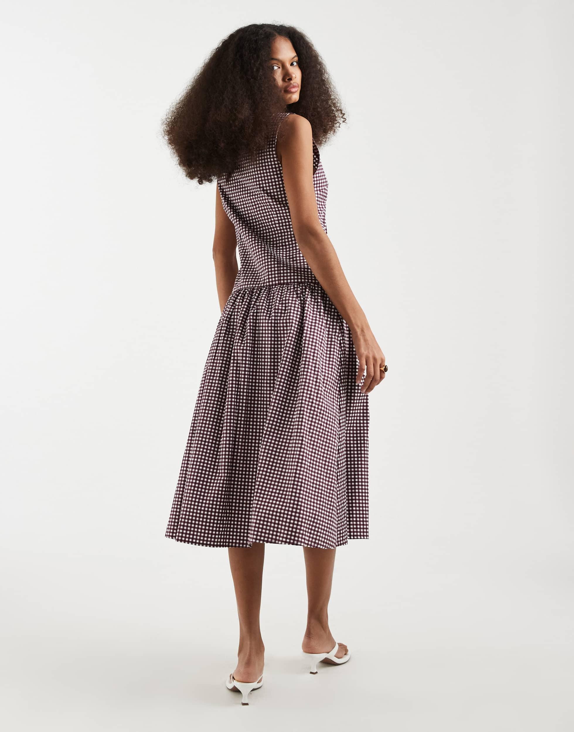 motel midi dress Vilinia Midi Dress in Pretty Petal Flock Black , Floral , V Neck