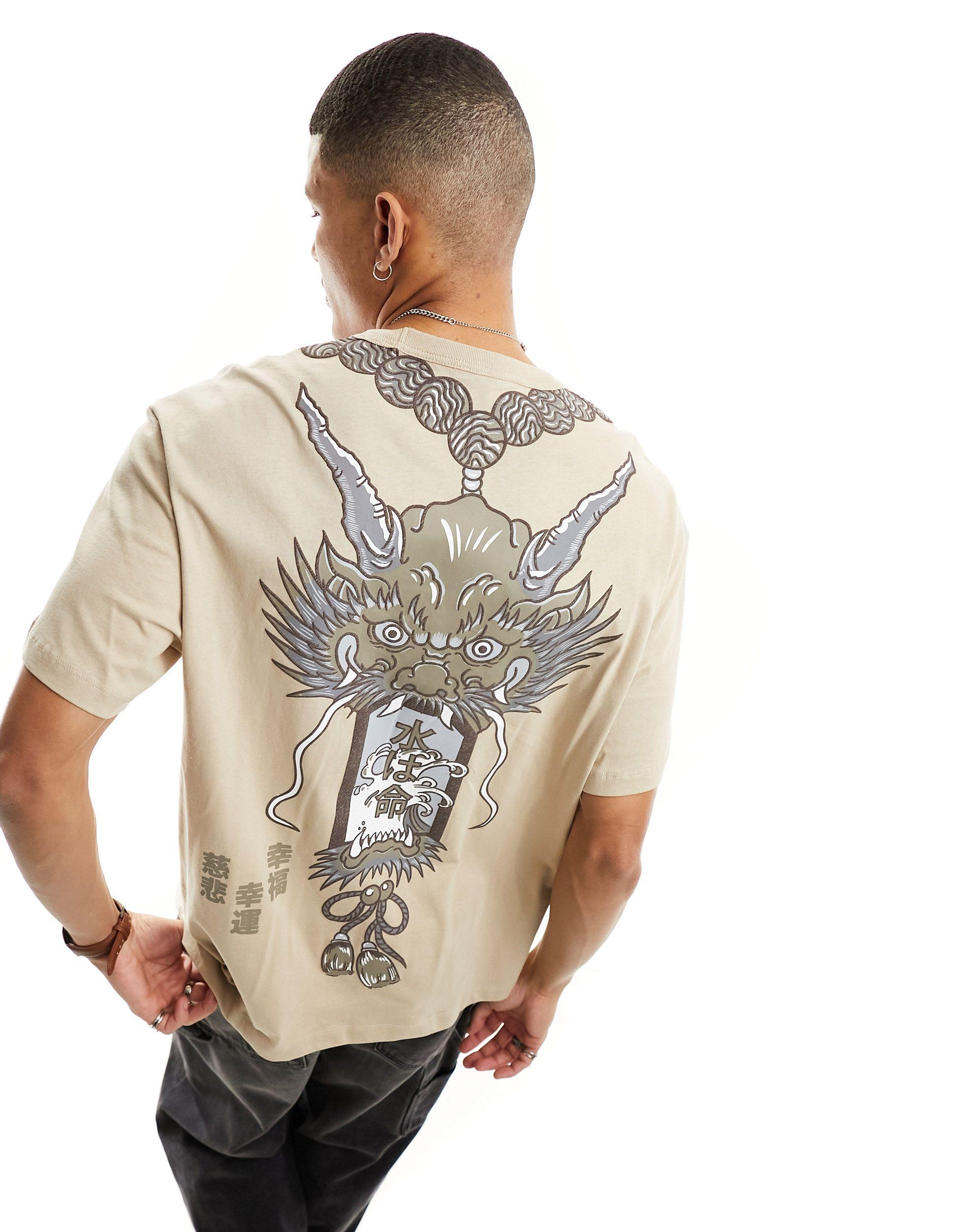 T-shirt beige squadrata con stampa di drago giapponese sul retro da Uomo di  Bershka in Neutro | Lyst