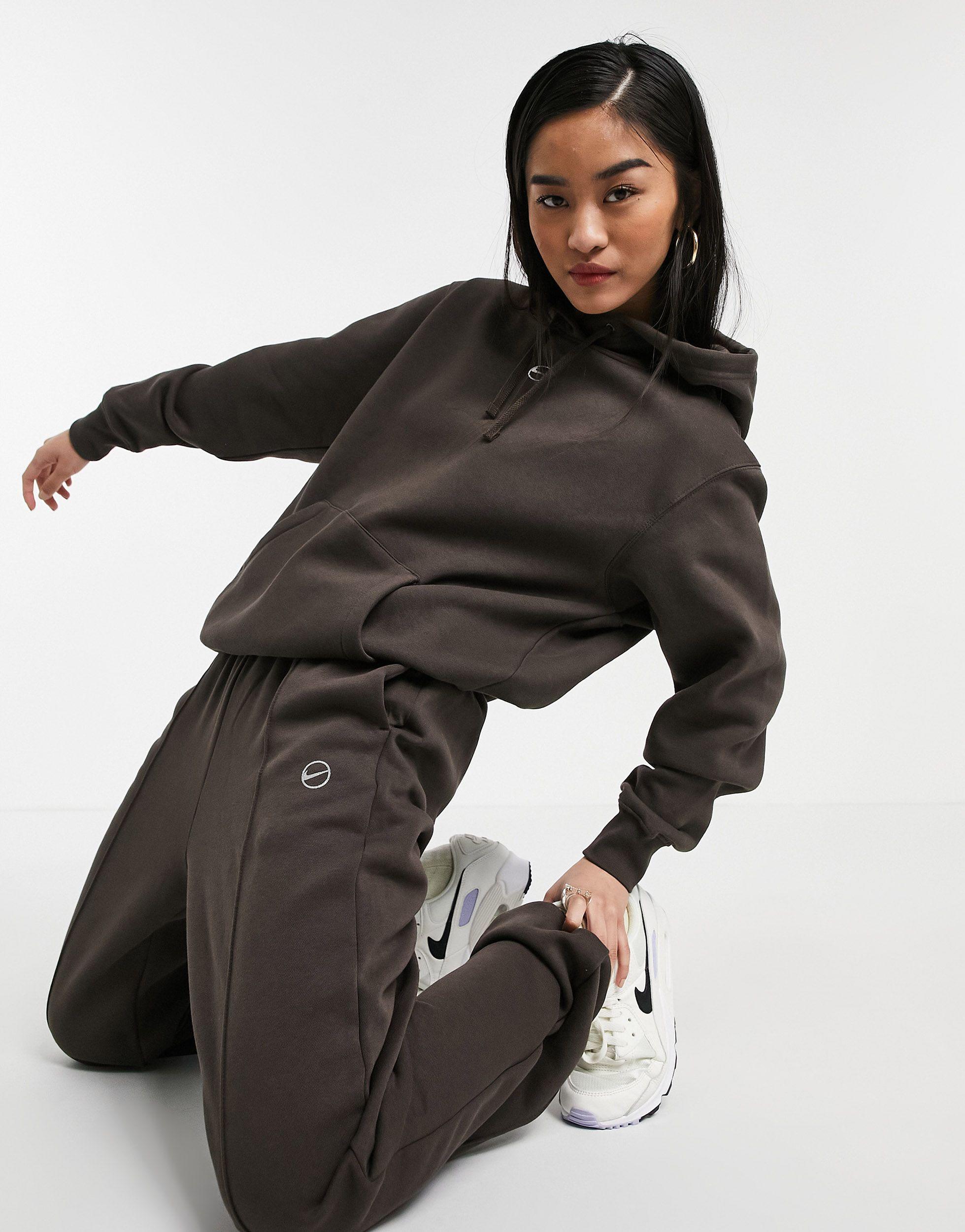 Nike Mini Swoosh Oversized Sweatpants