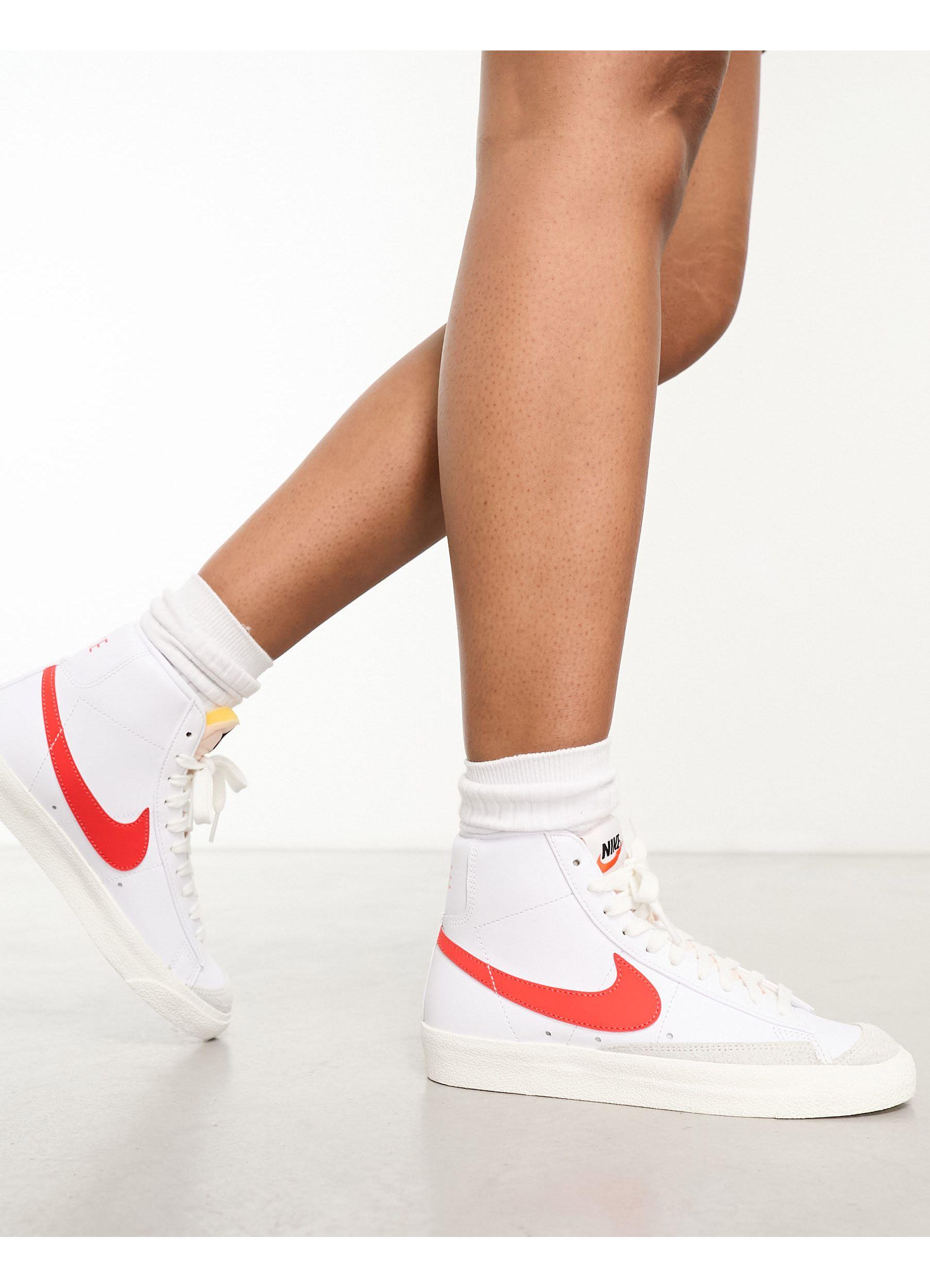 Blazer '77 mid - sneakers alte bianche e rosso habanero di Nike in Bianco |  Lyst