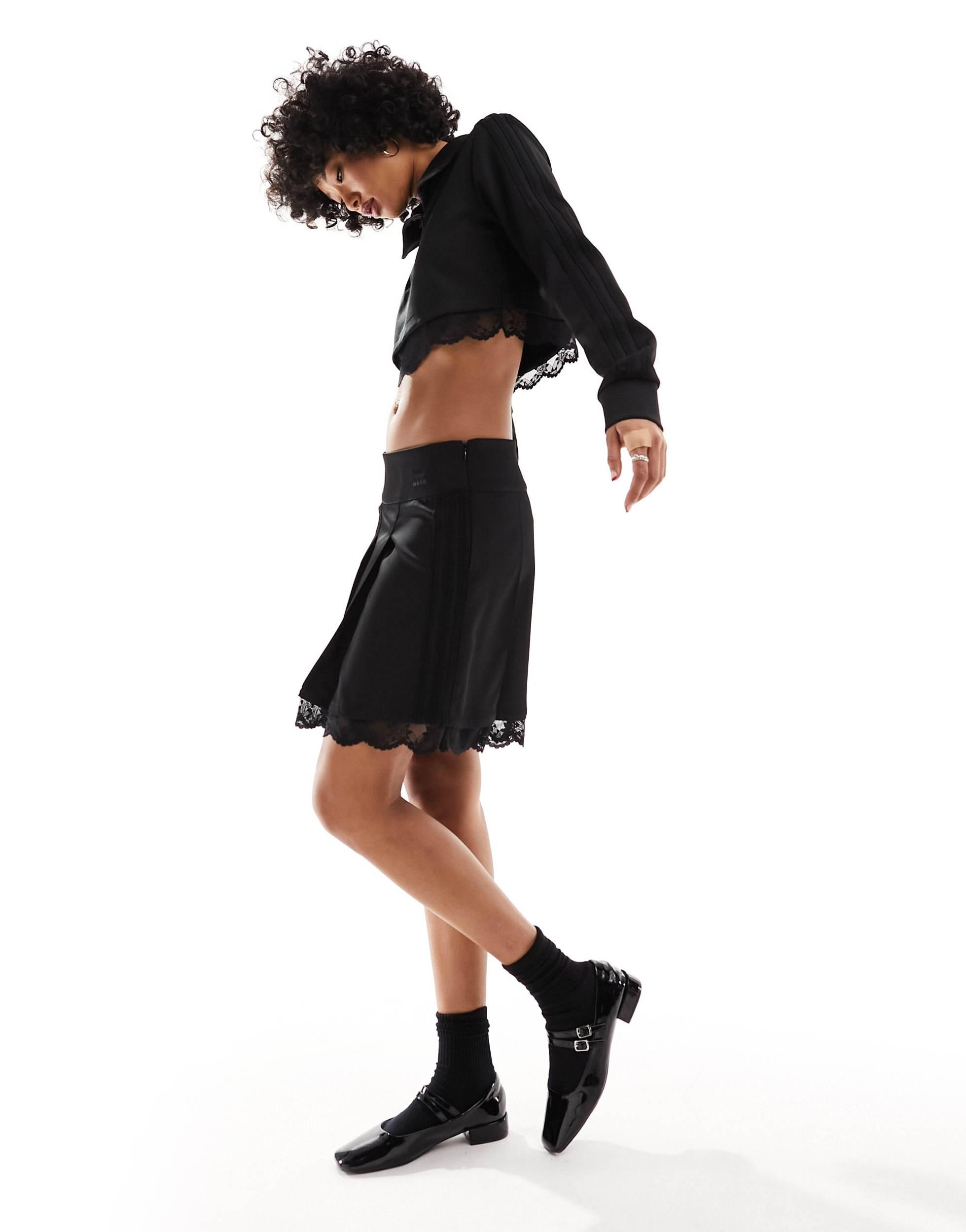 adidas Originals Dark Varsity Lace Pleated Skirt in Black