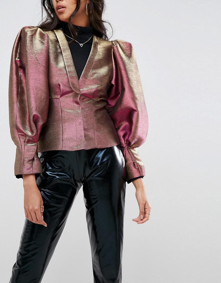 puffy shoulder jacket