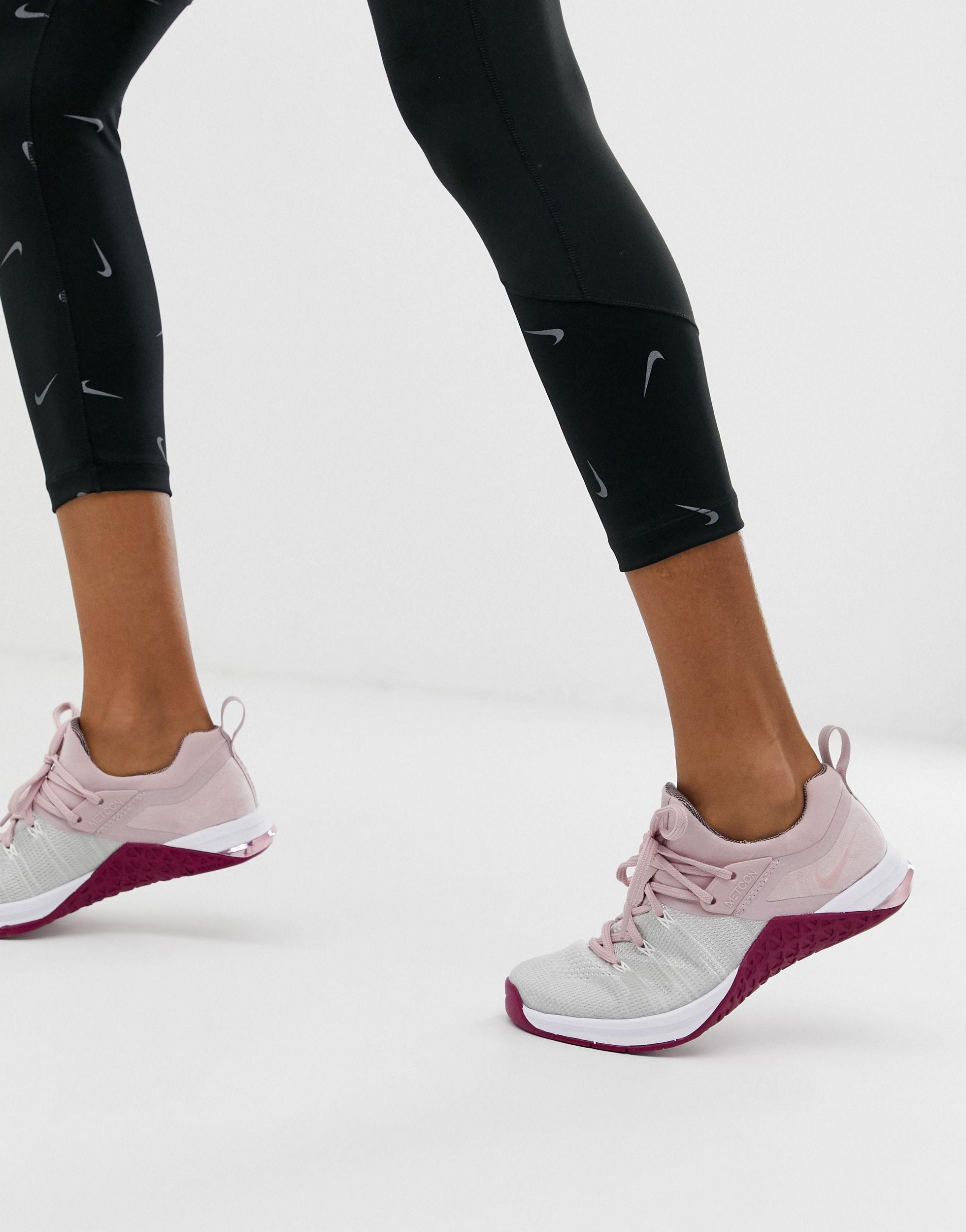 nike womens metcon flyknit