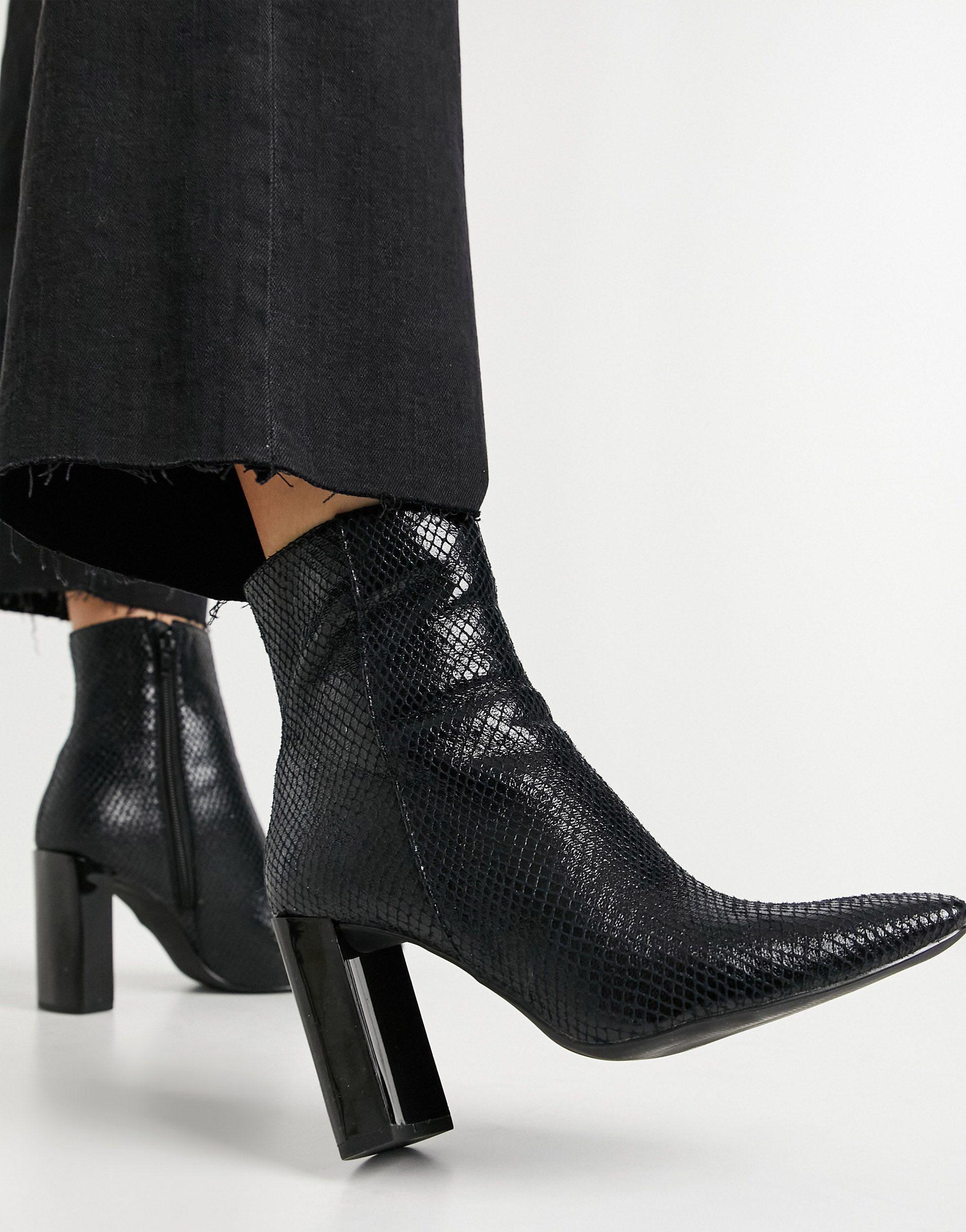 bottine a talon effet serpent