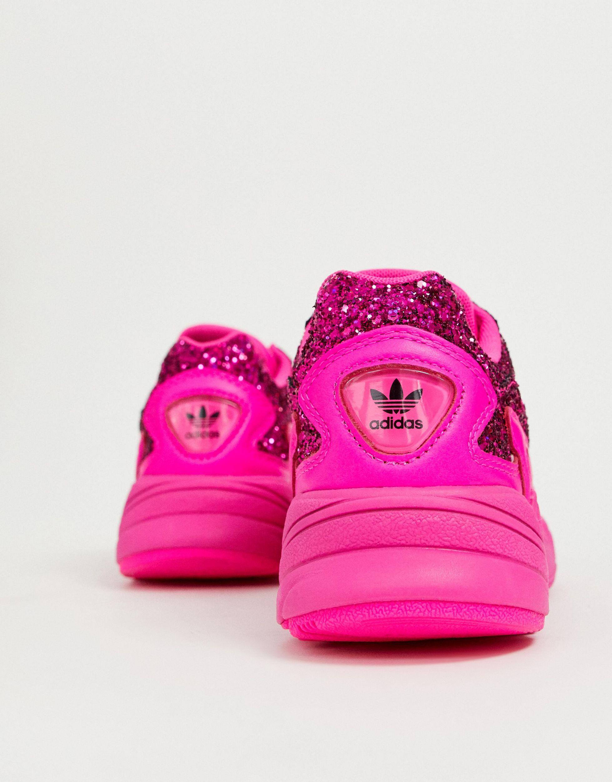 Doe mijn best gehandicapt Bourgondië adidas Originals Premium Pink Glitter Falcon Sneakers | Lyst