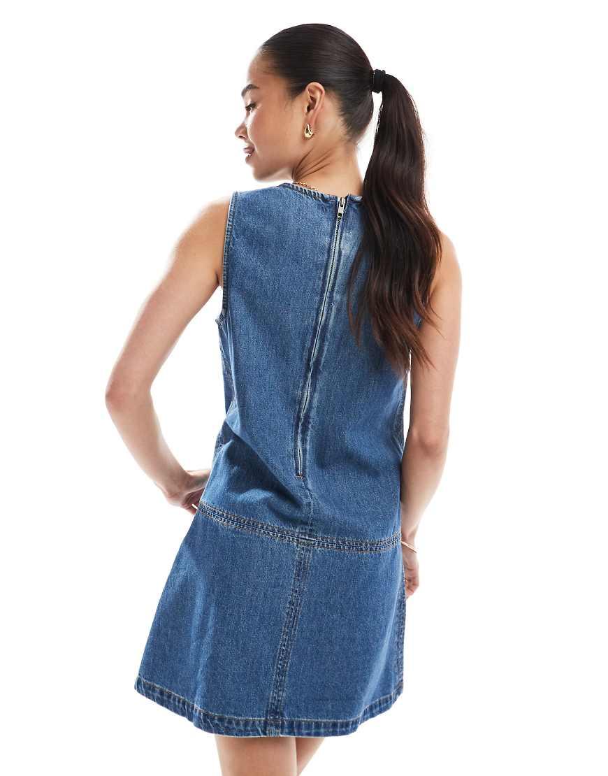 Vestido Vaquero Corto Sin Mangas Con Lavado Medio, Falda Plisada Y