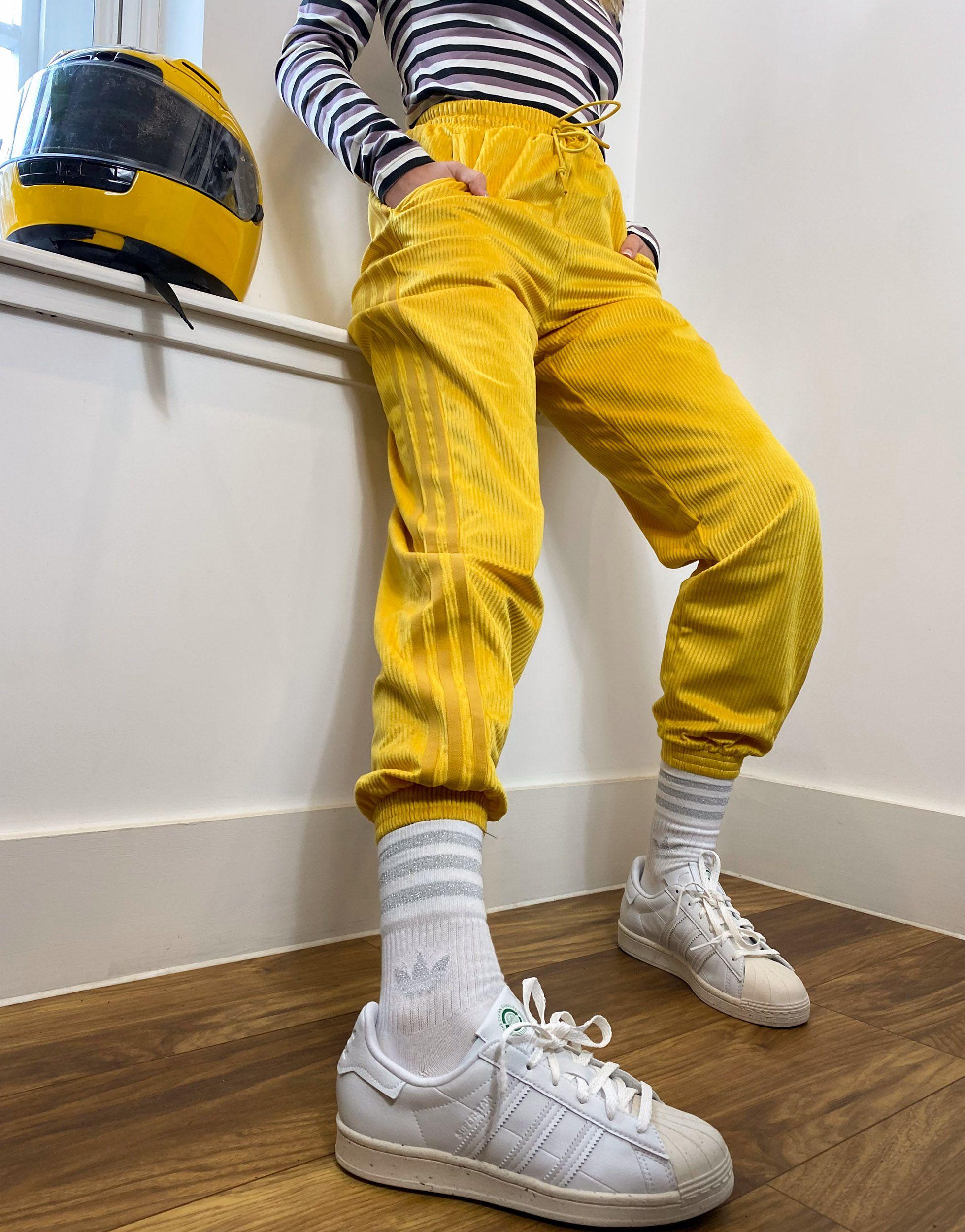 Comfy cords - jogger resserré aux chevilles en velours côtelé - moutarde  adidas Originals en coloris Jaune | Lyst