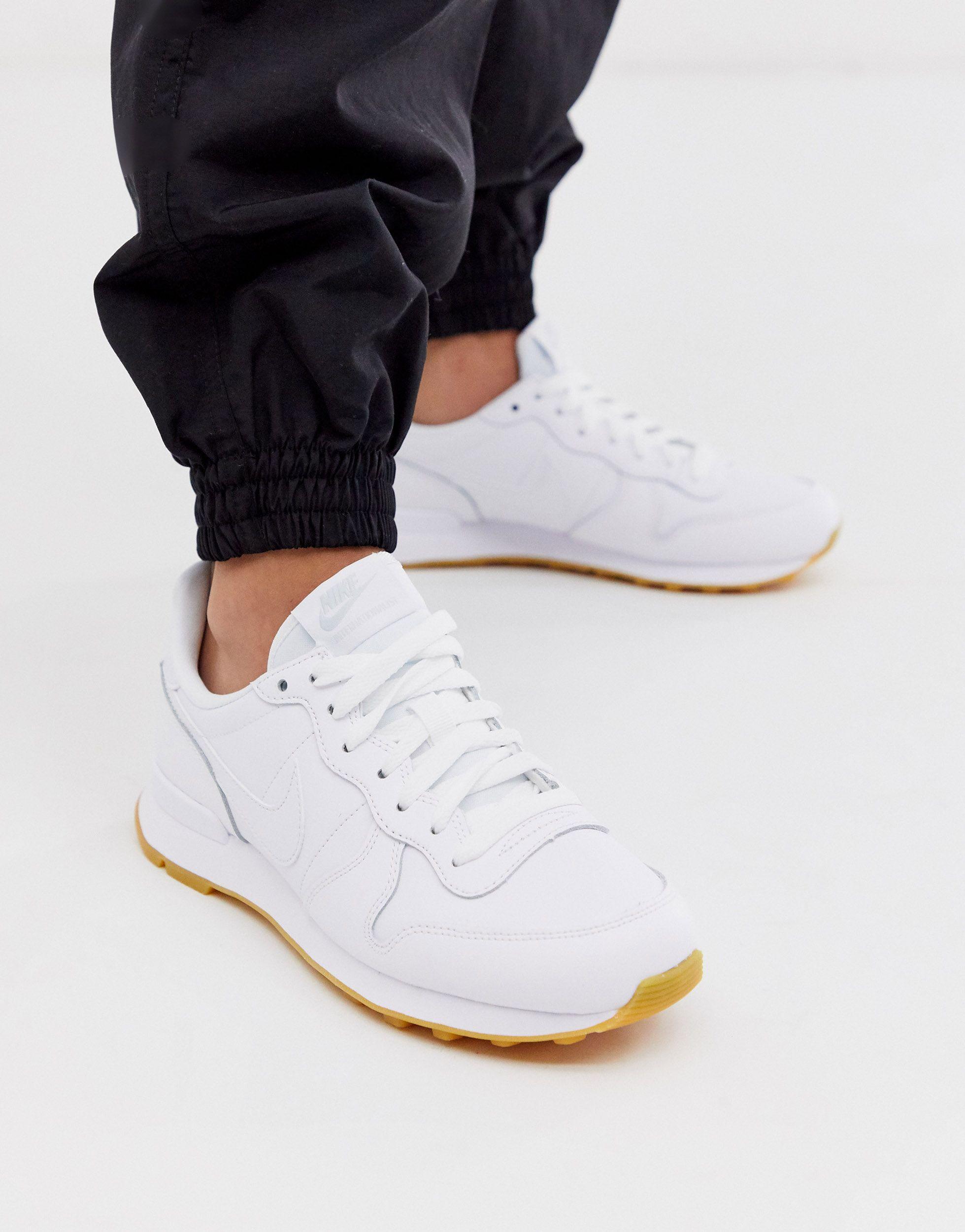 Witte nike internationalist hotsell