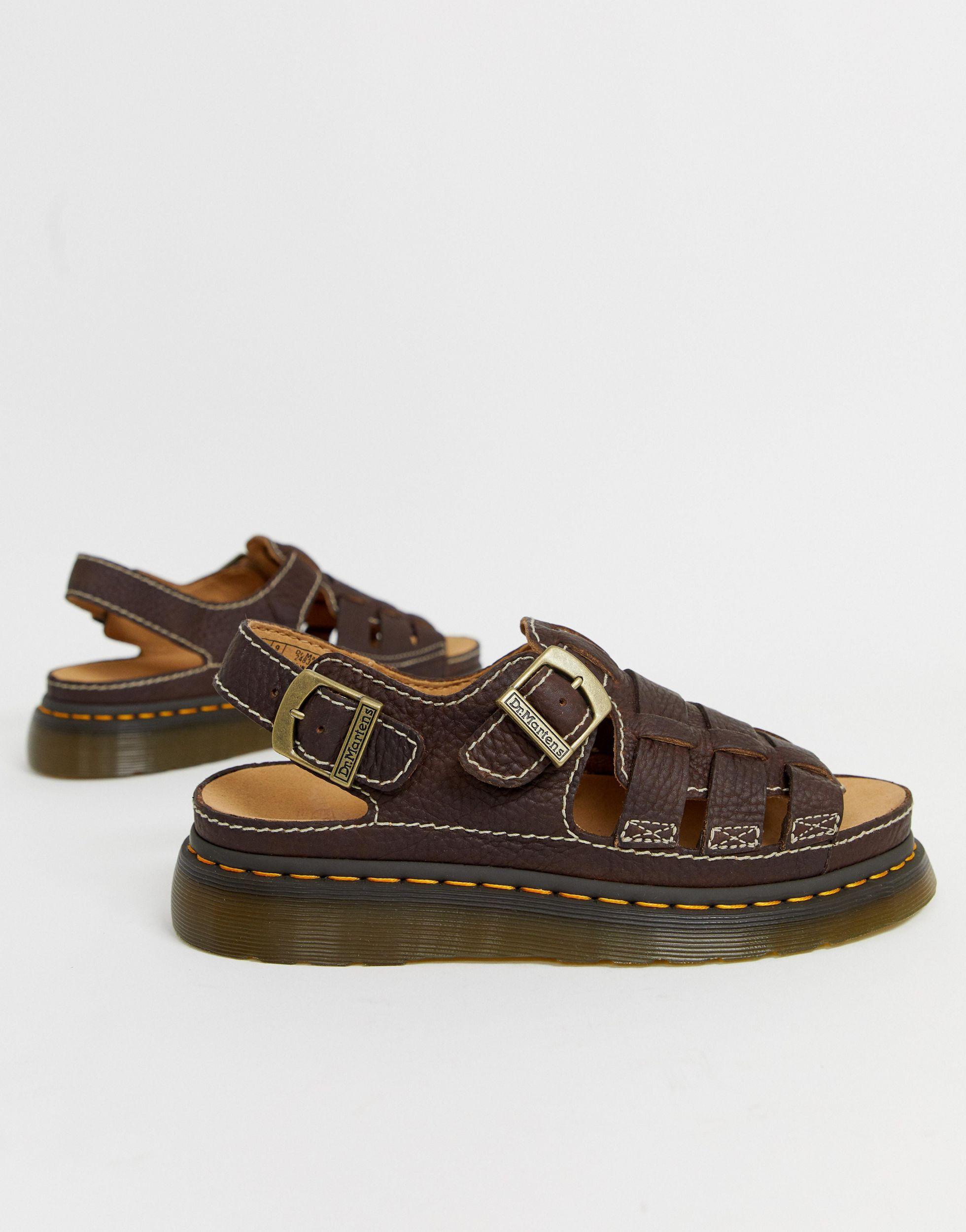 Sandalias en marrón oscuro 8092 Arc Dr. Martens de hombre de color