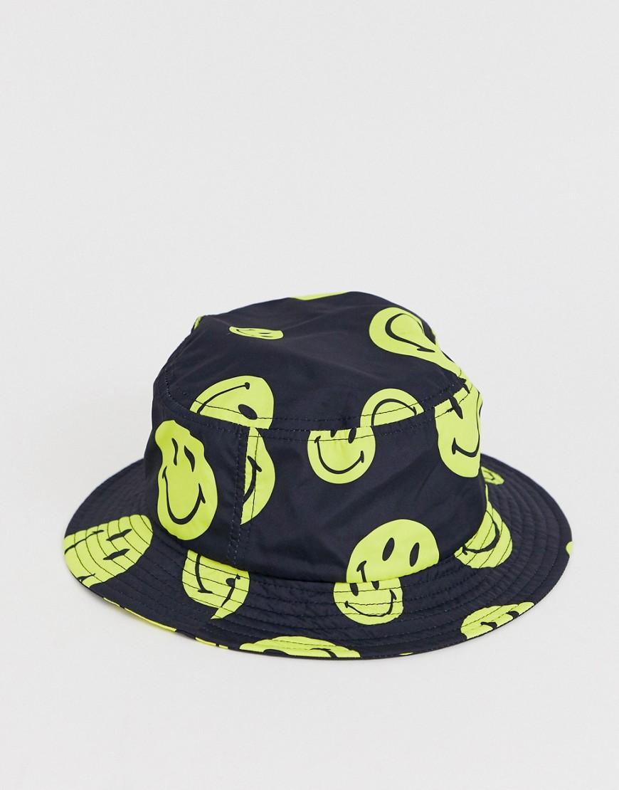 Smiley Bucket Hat in Black for Men 