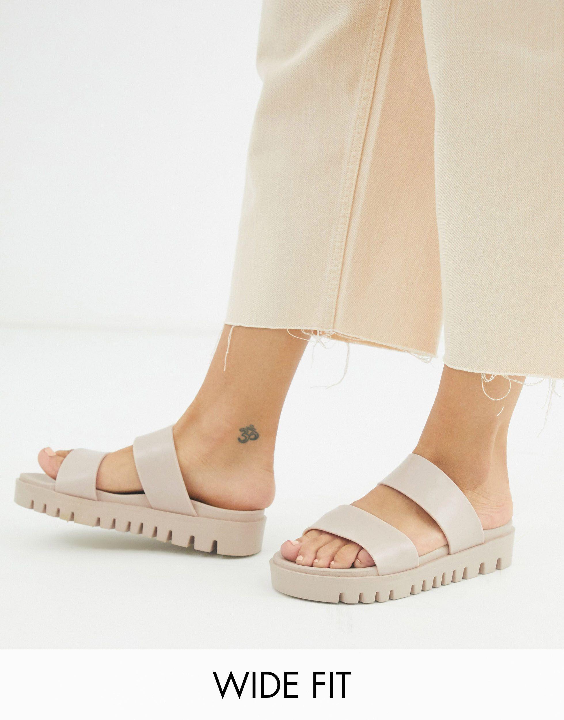 wide jelly sandals