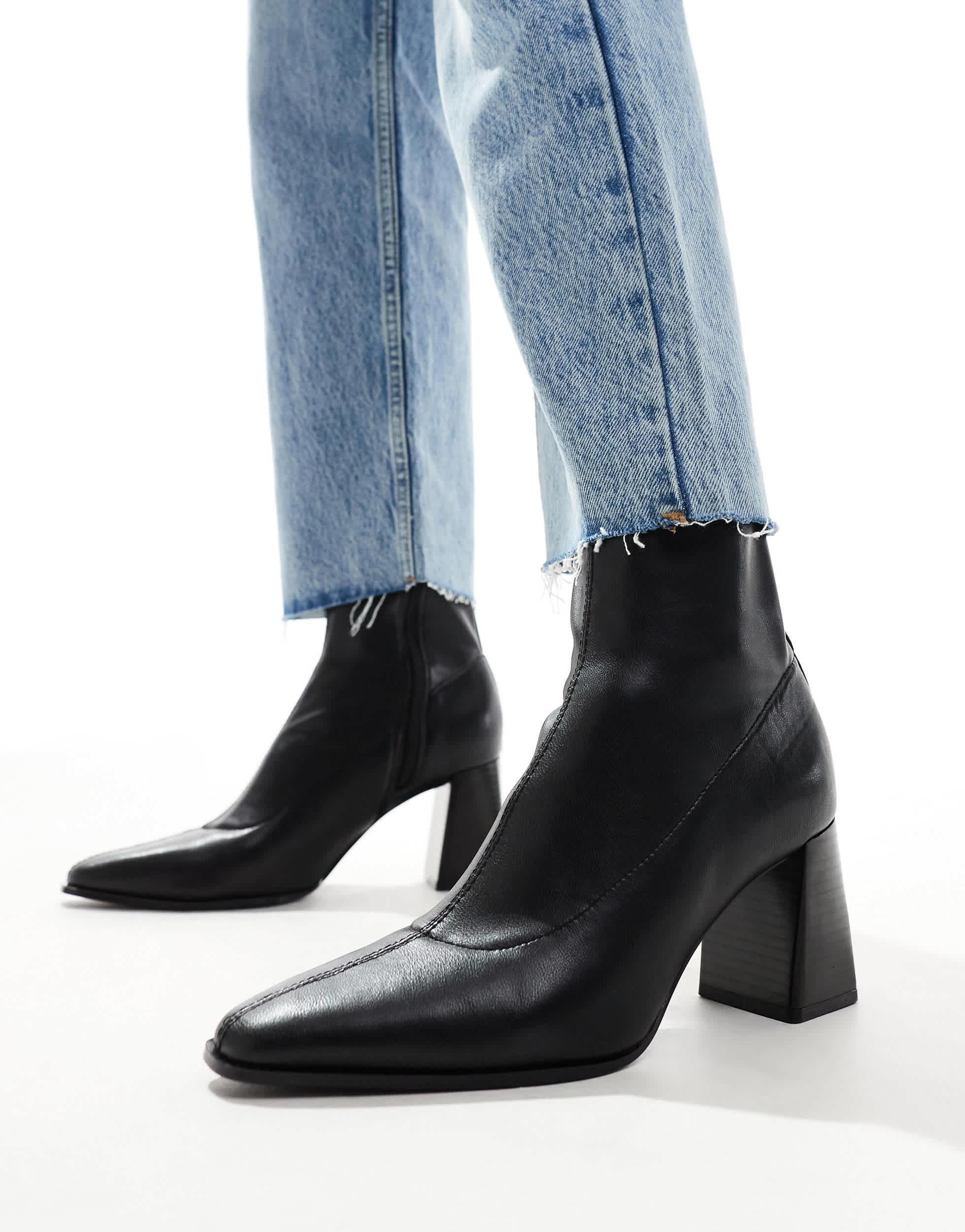 stradivarius chunky heeled chelsea boot in ecru