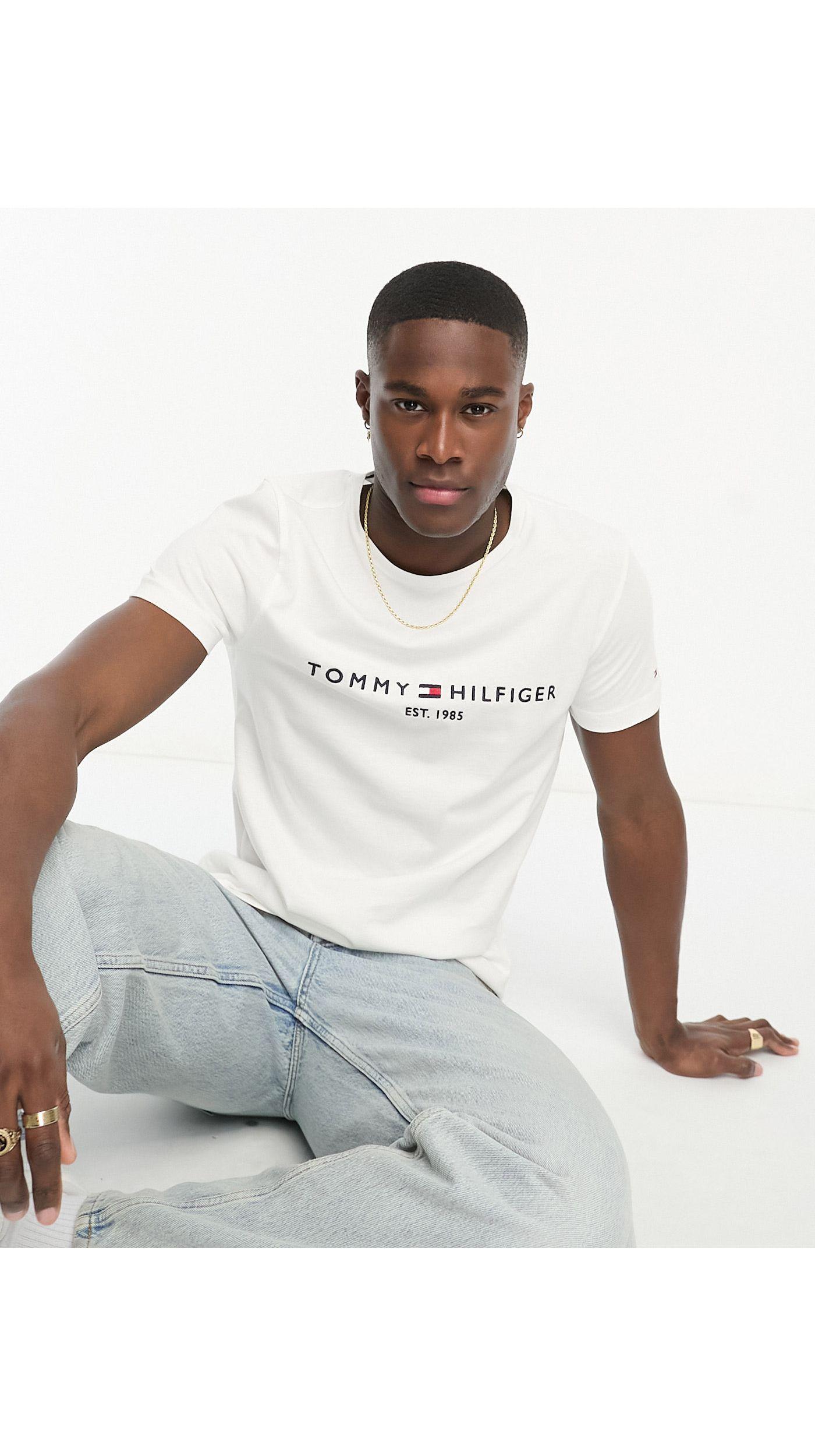 Bevestigen aan kubiek Savant Tommy Hilfiger Embroidered Flag Logo T-shirt in White for Men | Lyst
