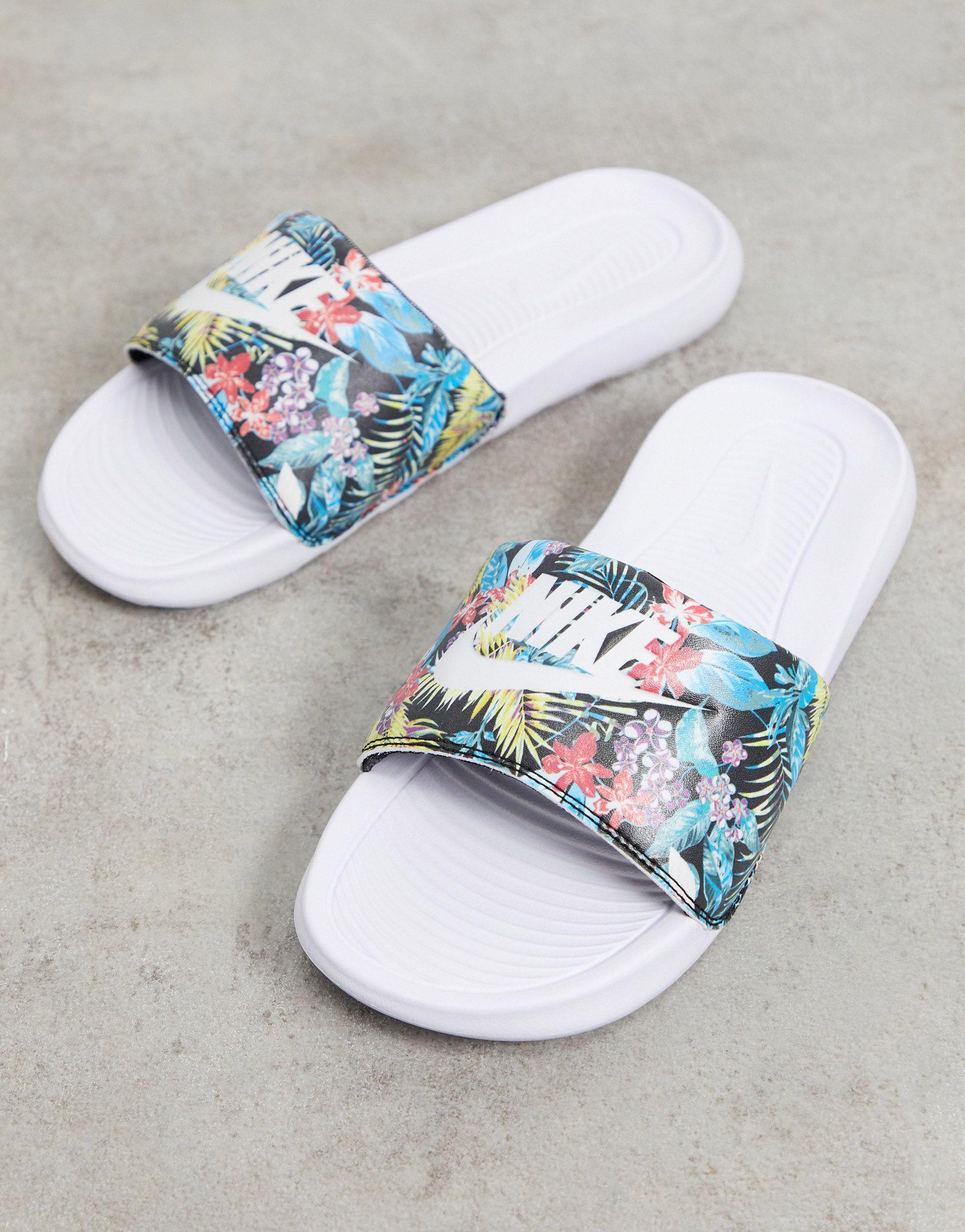 daisy nike slides