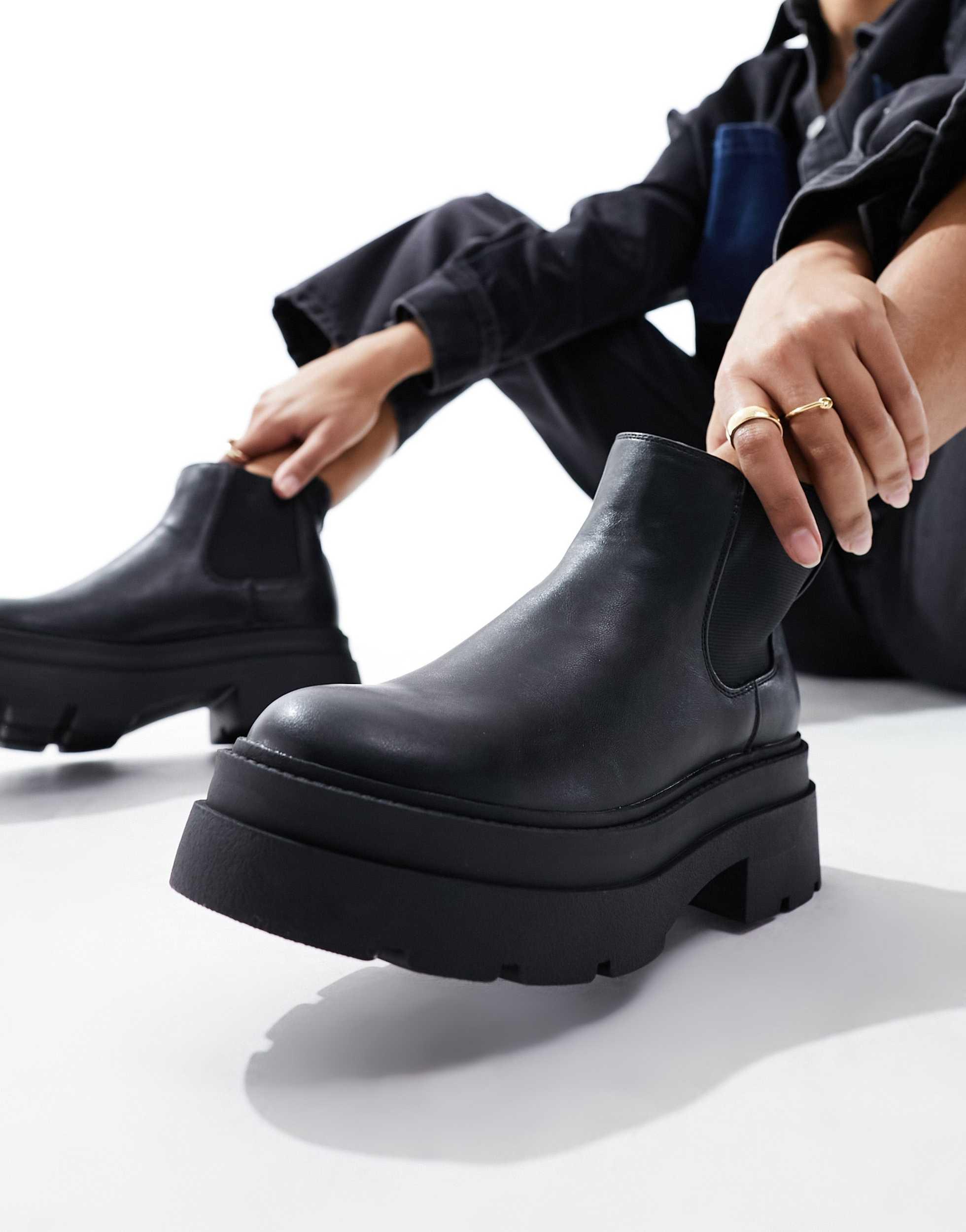 Low ankle chelsea boots sale