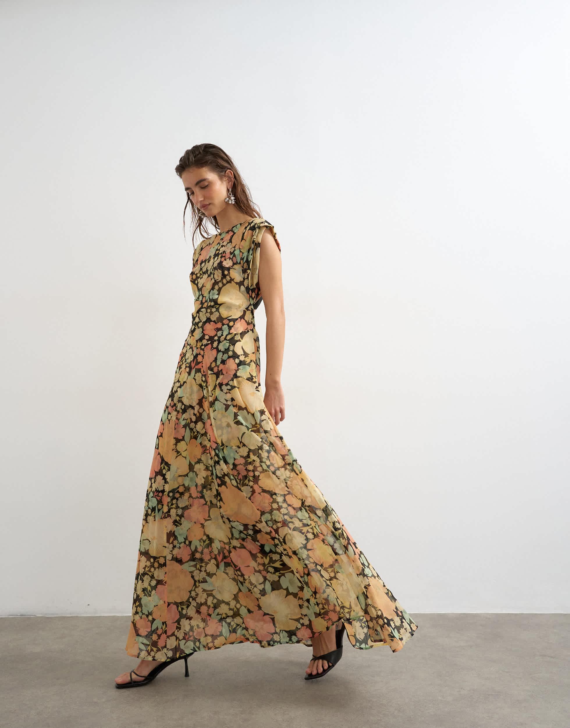 topshop white floral plunge midi dress Topshop floral pinafore midi