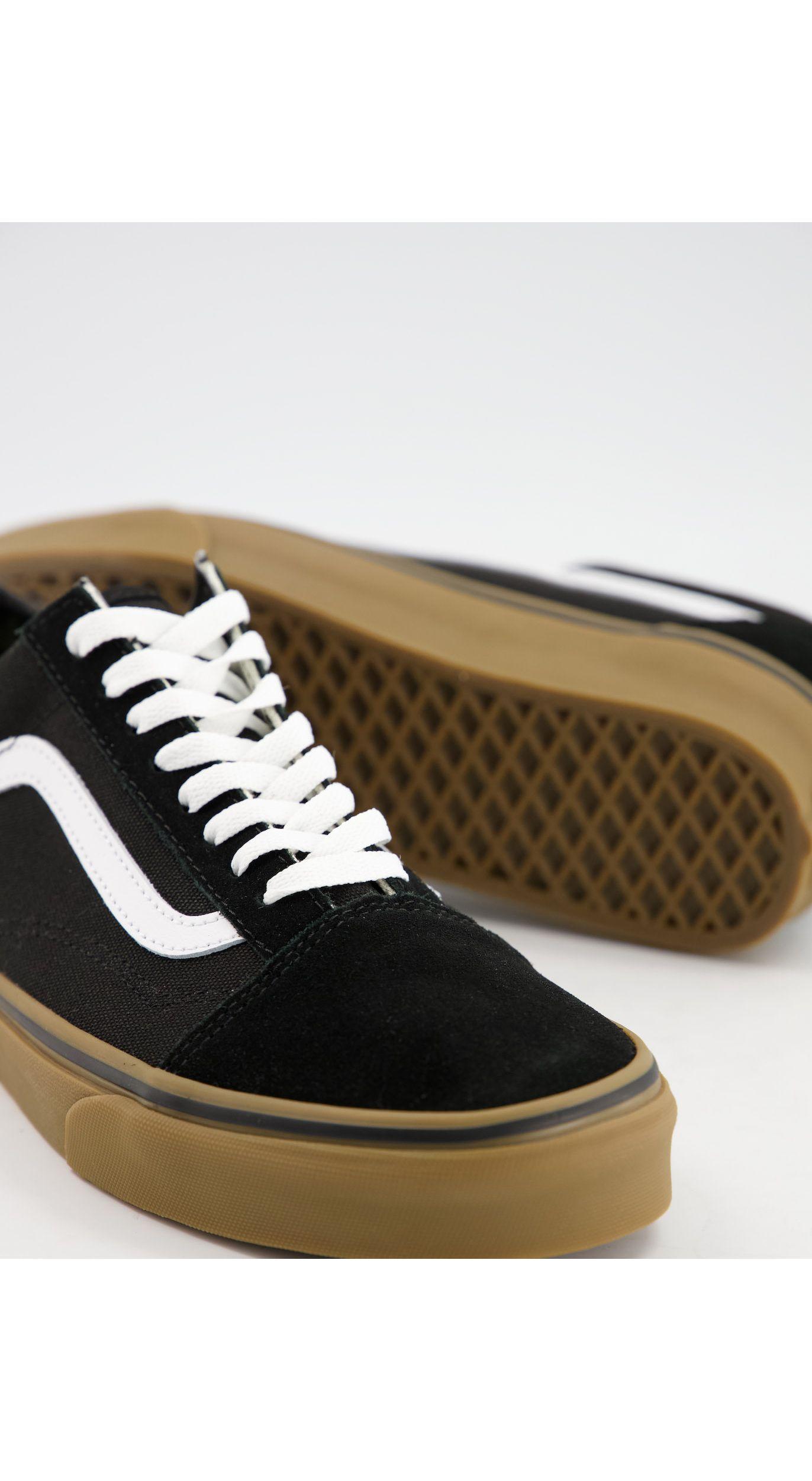 Vans Old Skool Gum Sole Sneakers in Black for Men | Lyst