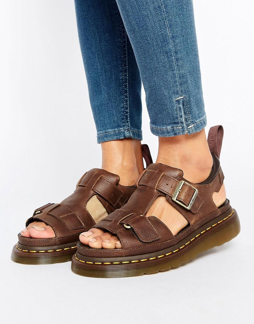 Dr. Martens Hayden Grunge Tan Leather T-bar Flat Sandals in Brown | Lyst