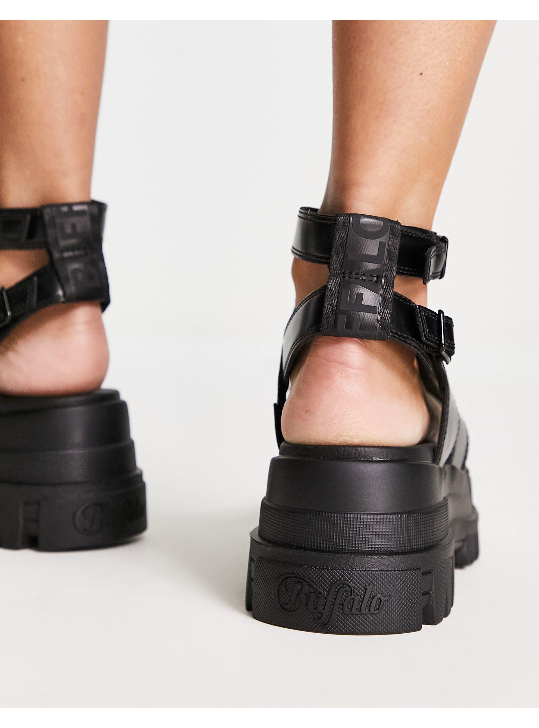 Buffalo Aspha Gld Vegan Platform Sandals in Black | Lyst