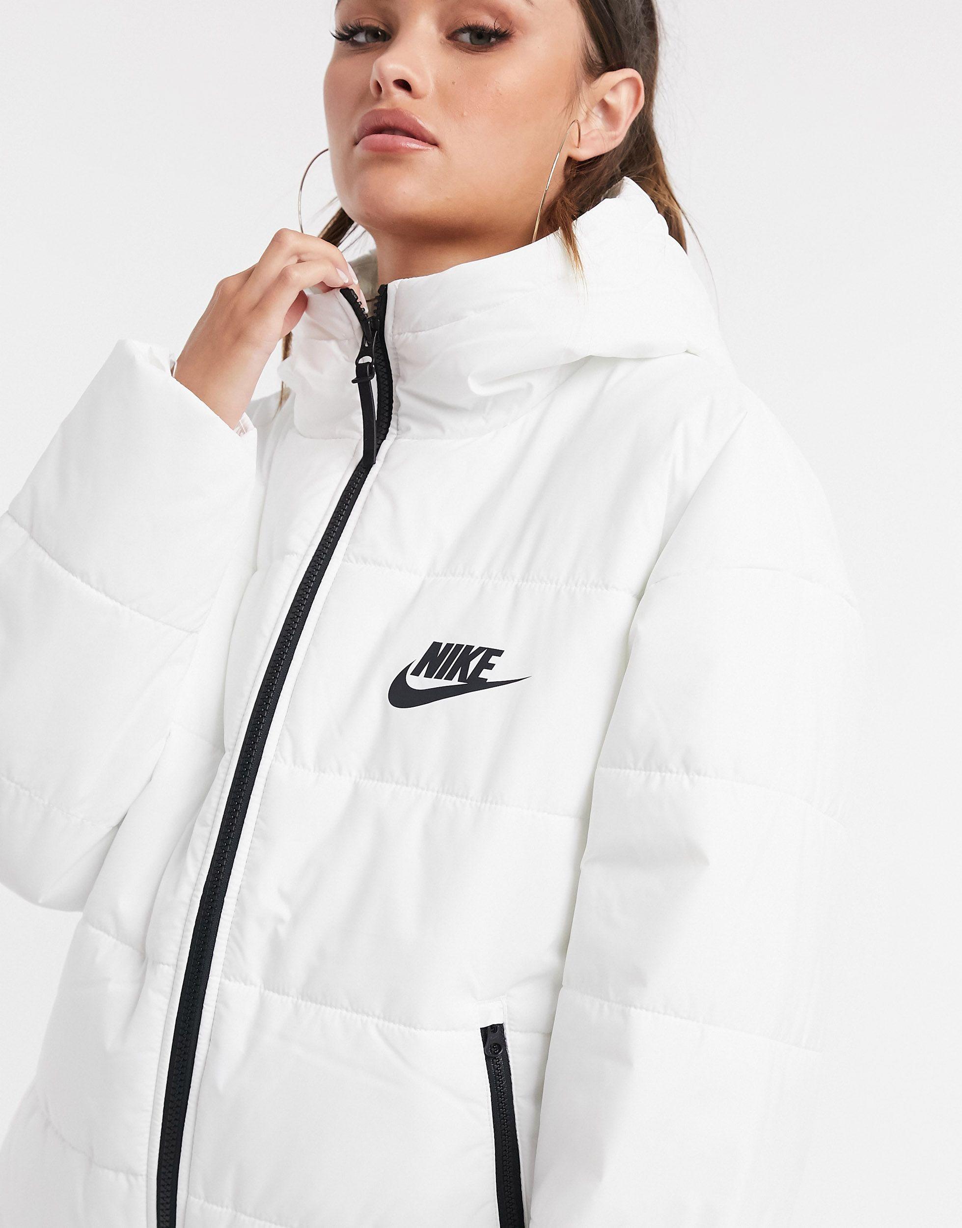 Nike Synthetic Padded Jacket With Back Swoosh in Black (White) | Lyst
