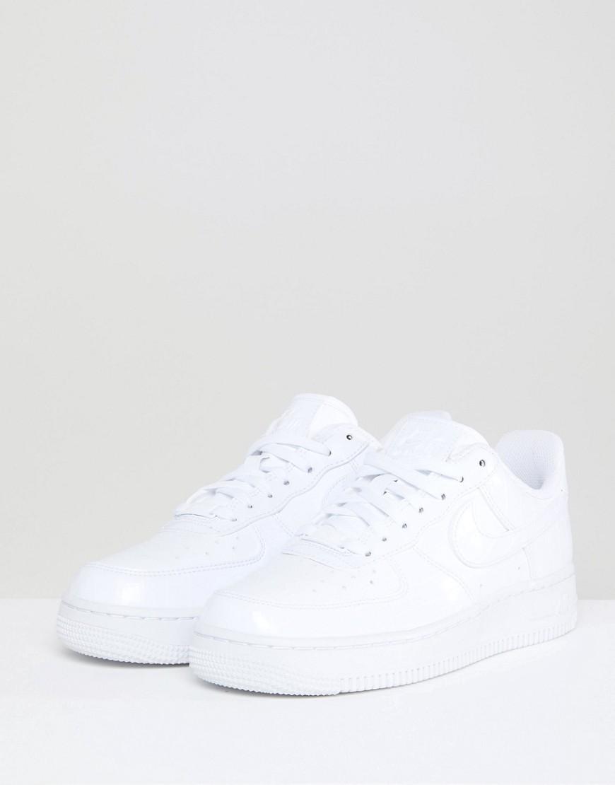 Zapatillas de deporte blancas de efecto piel de serpiente Air Force 1 de  Nike de color Blanco | Lyst