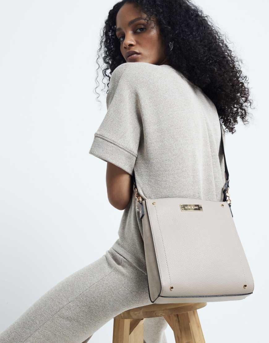River island messenger bag women's hotsell