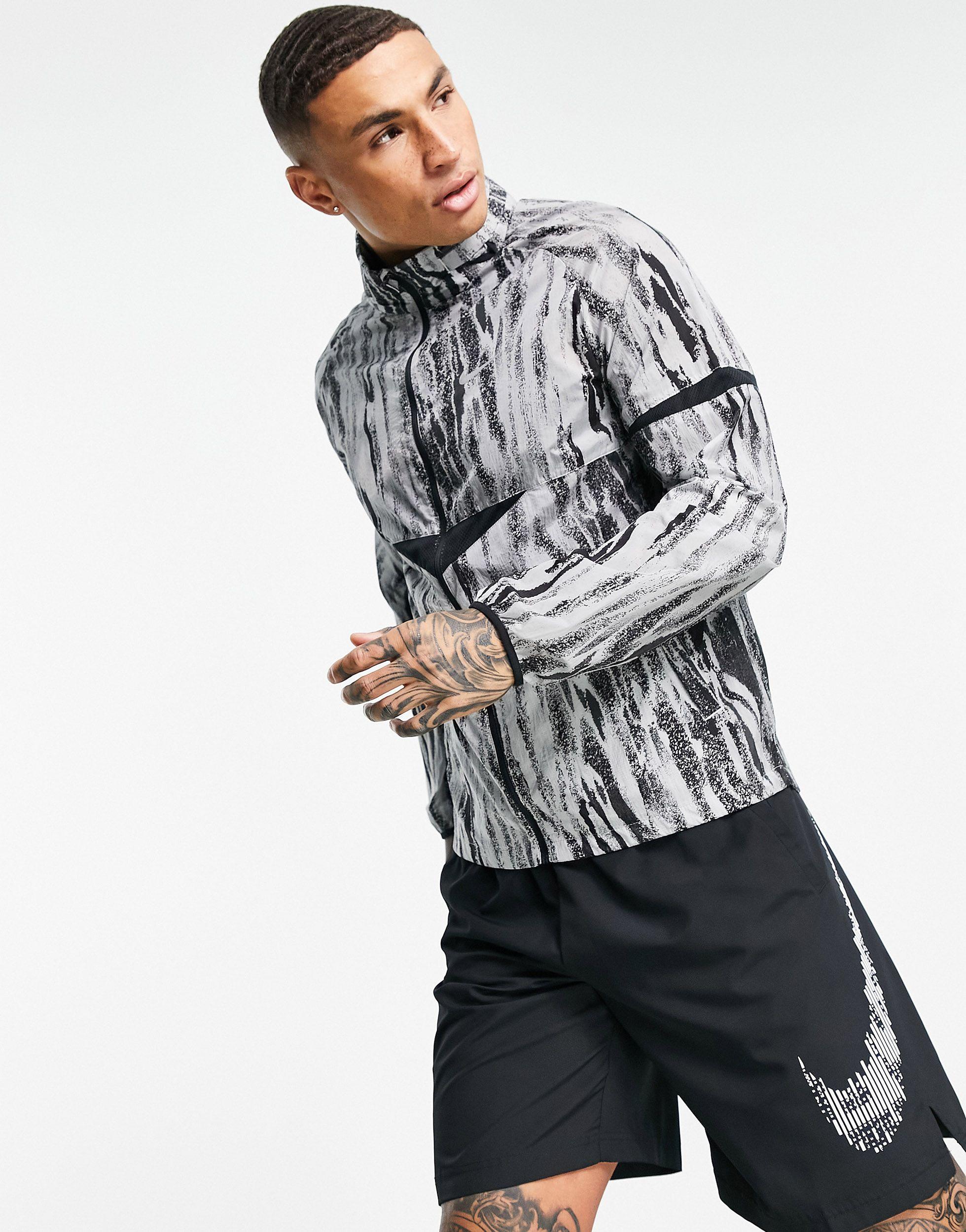Nike Wild Run Printed Windrunner Jacket in Gray for Men | Lyst