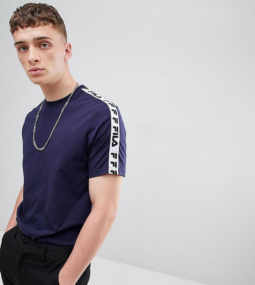 t shirt fila bande sur les manches