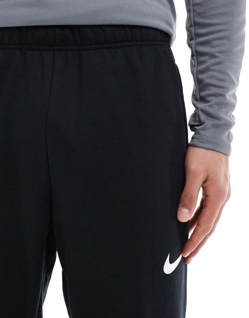 nike black tapered joggers