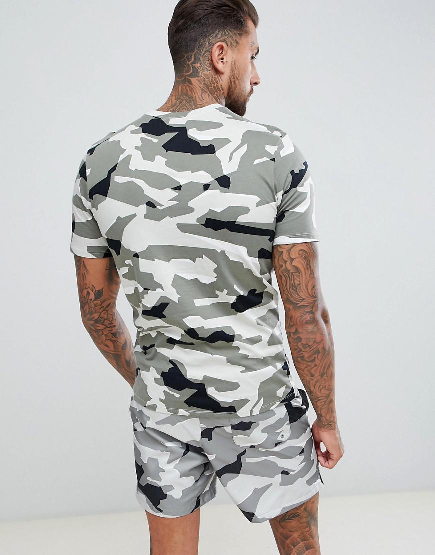 tee shirt nike militaire