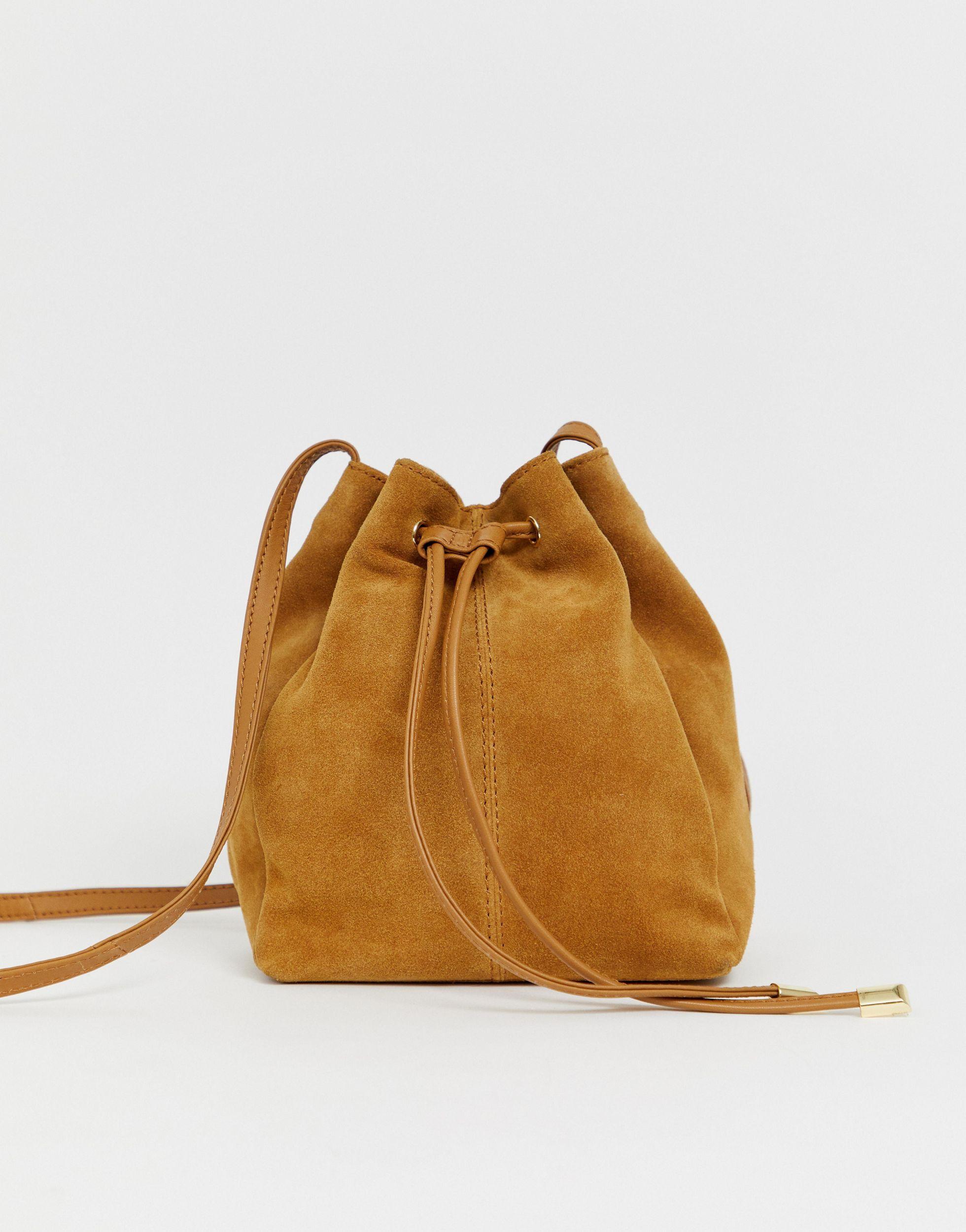 Sac seau en daim ASOS en coloris Marron | Lyst