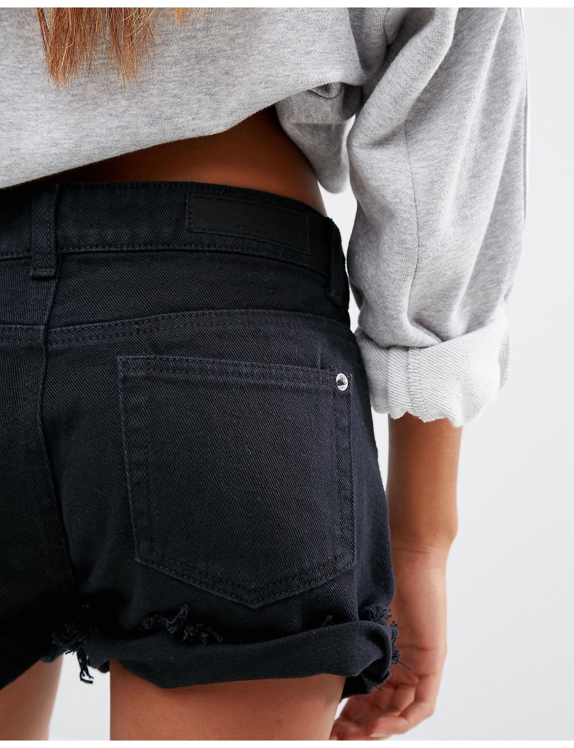 liquor n poker boyfriend shorts