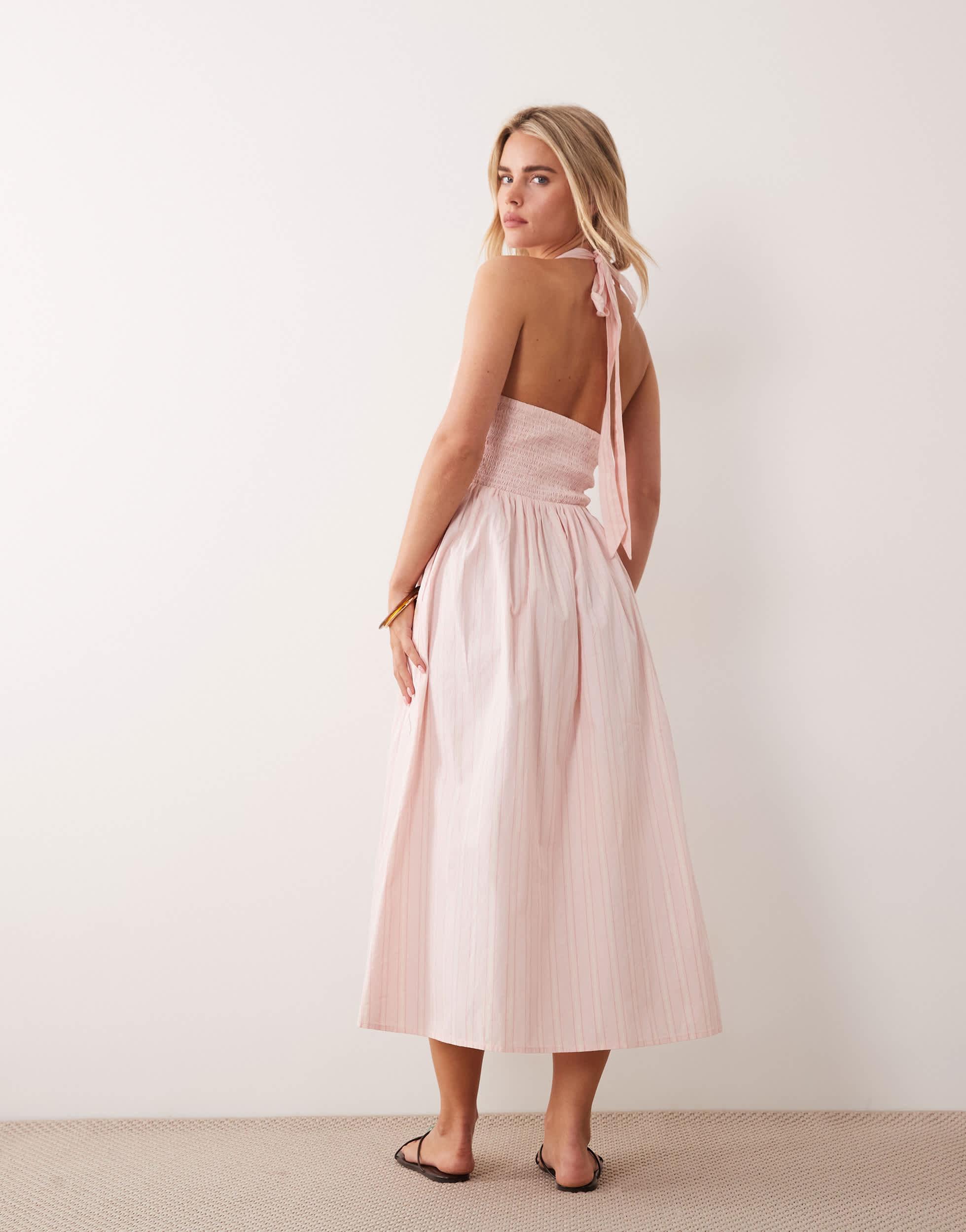 miss selfridge bridesmaid dresses Shirred Halter Maxi Dress in Pink tracy-studio Bill Clinton Blue Dress Bottom Size:34x34 it ensures a flattering
