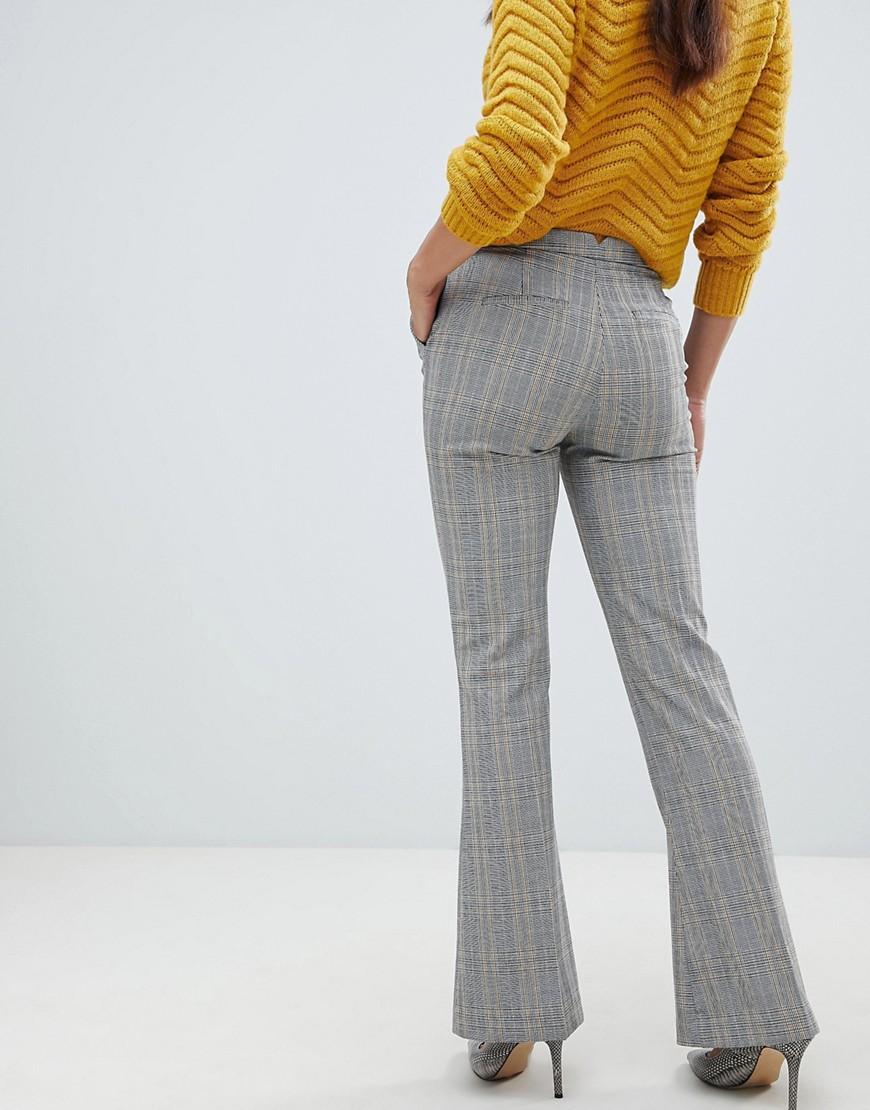 geruite flared pants