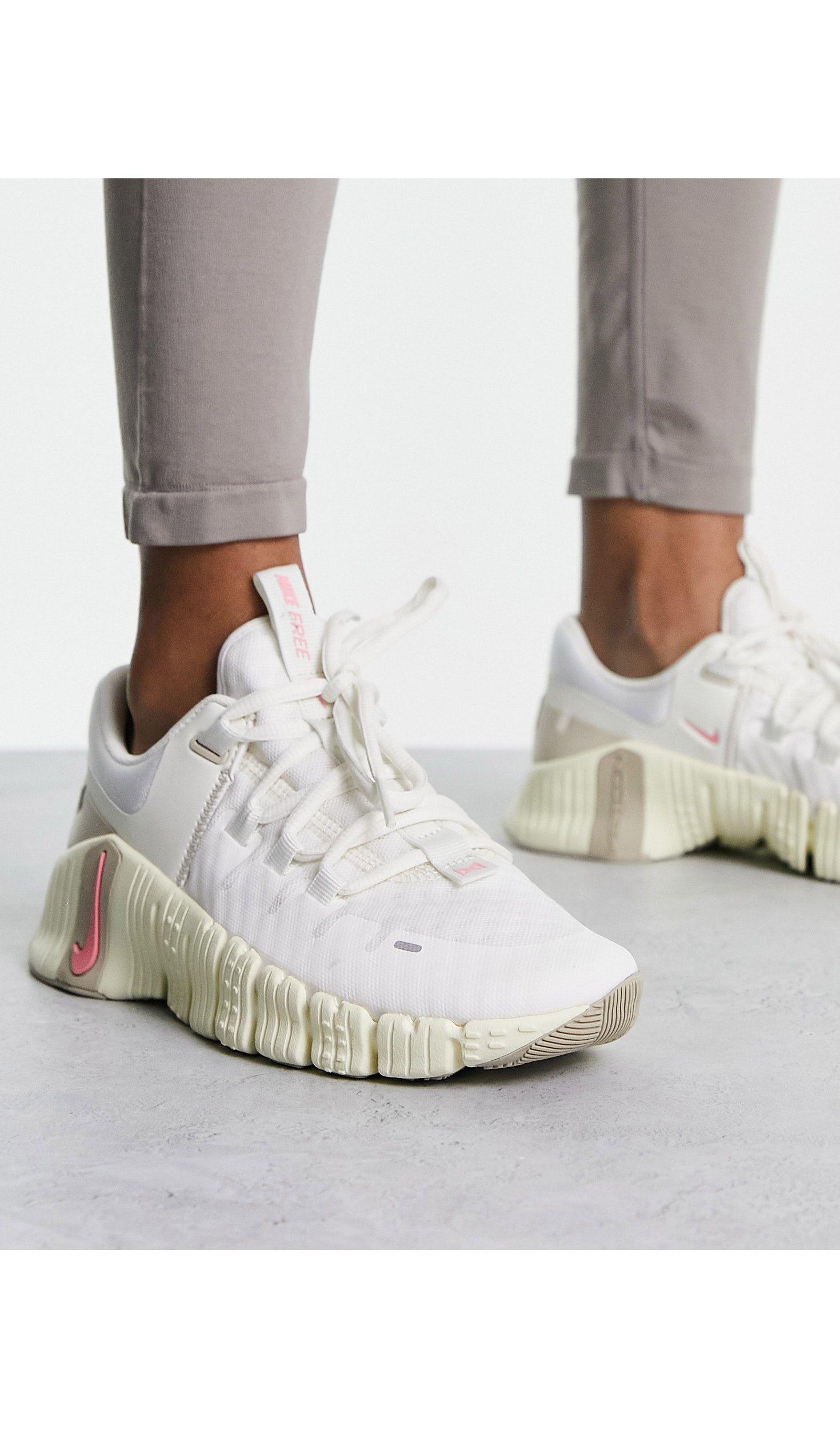 Nike Free Metcon 5 Trainer in White Lyst UK