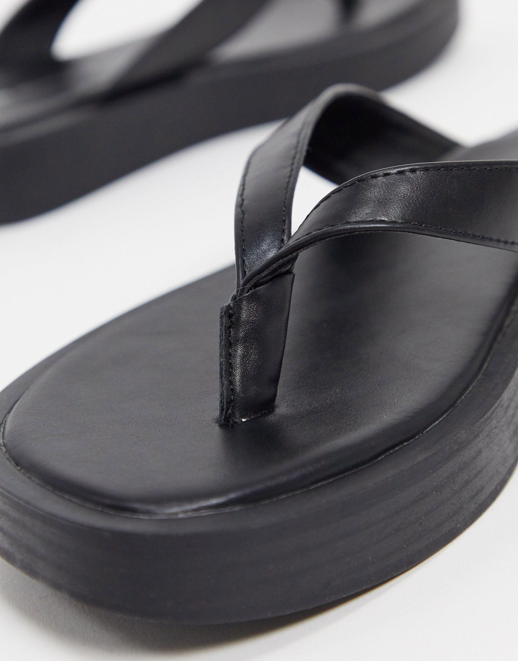 pull and bear flip flops