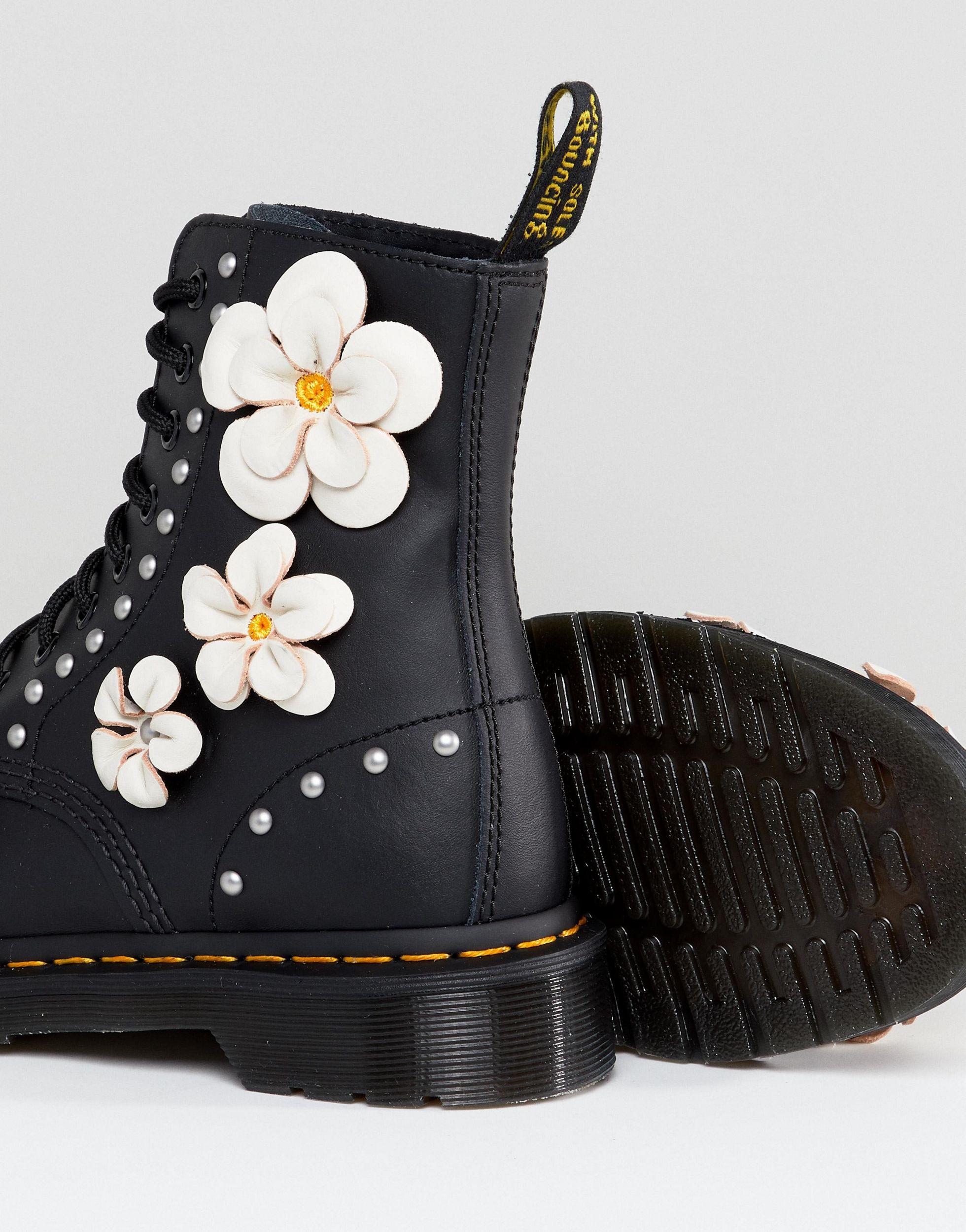 Dr. Martens 3d Flower Lace Up Boots in Black | Lyst
