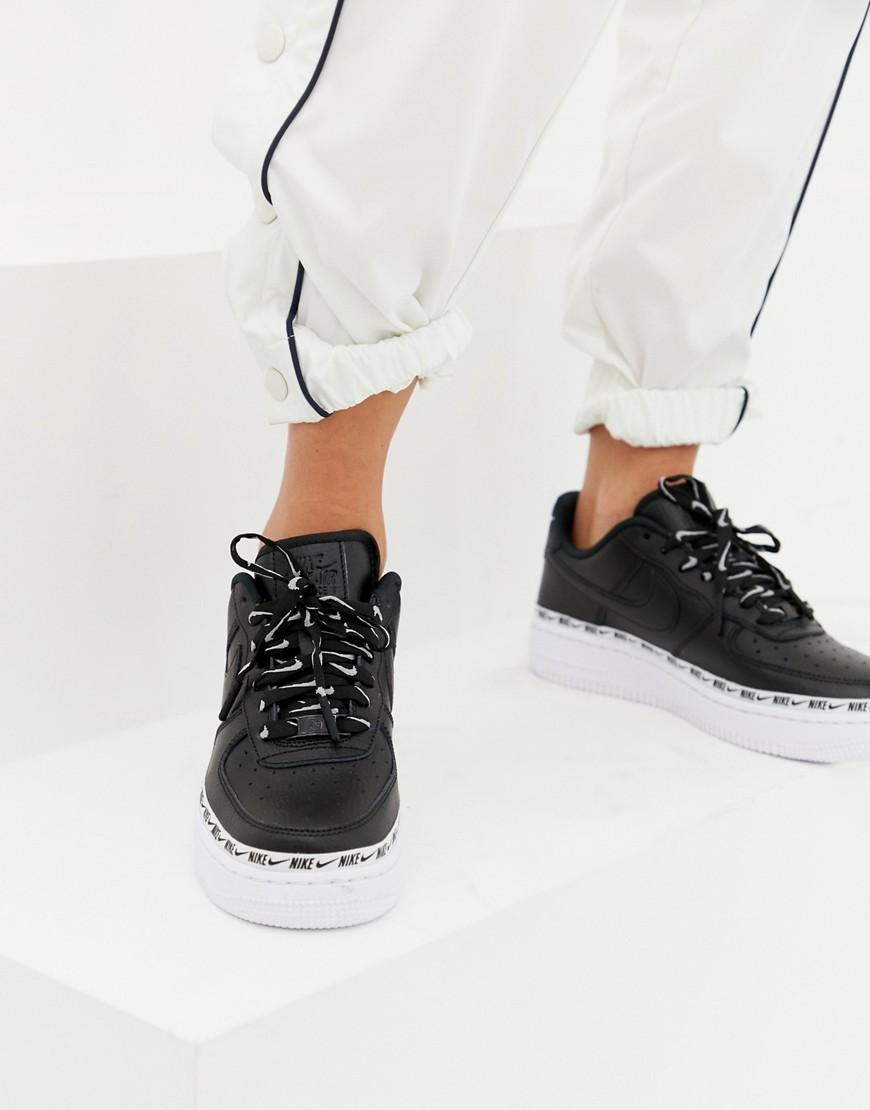 Zapatillas de deporte con cinta y logo en negro Air Force 1 de Nike de  Cuero de color Negro | Lyst